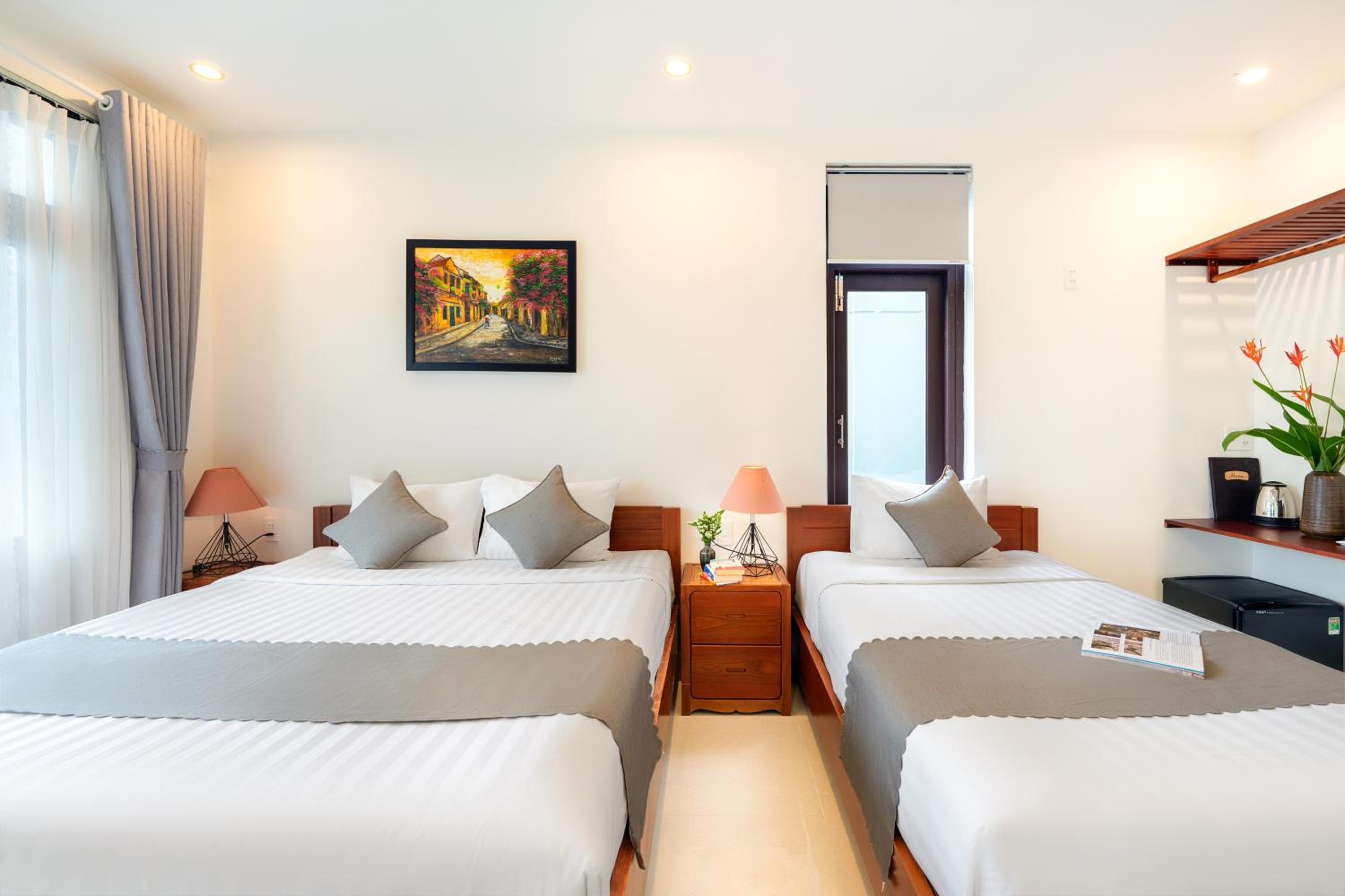 Triple Room with Lake View