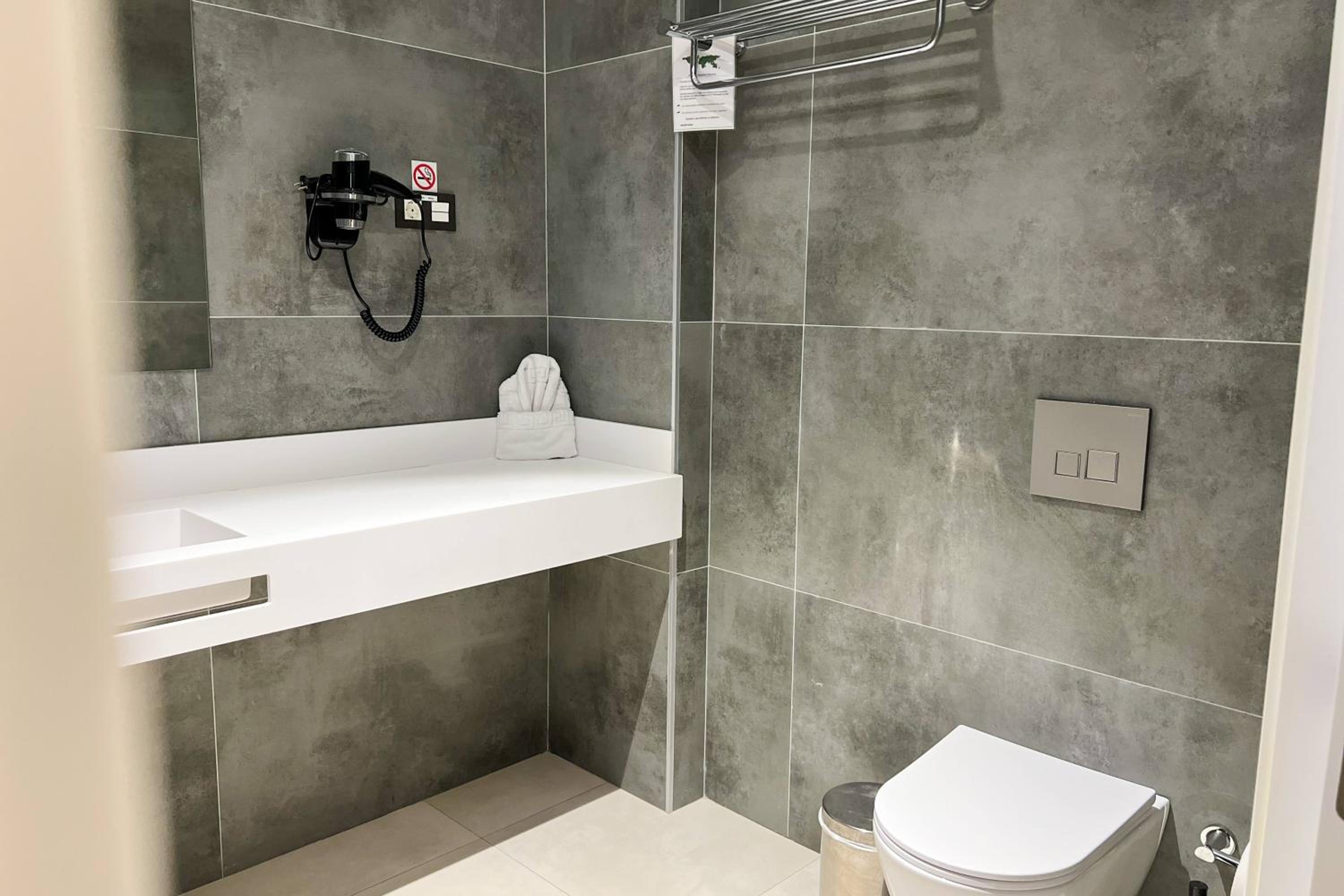 Triple Room - Photo 1
