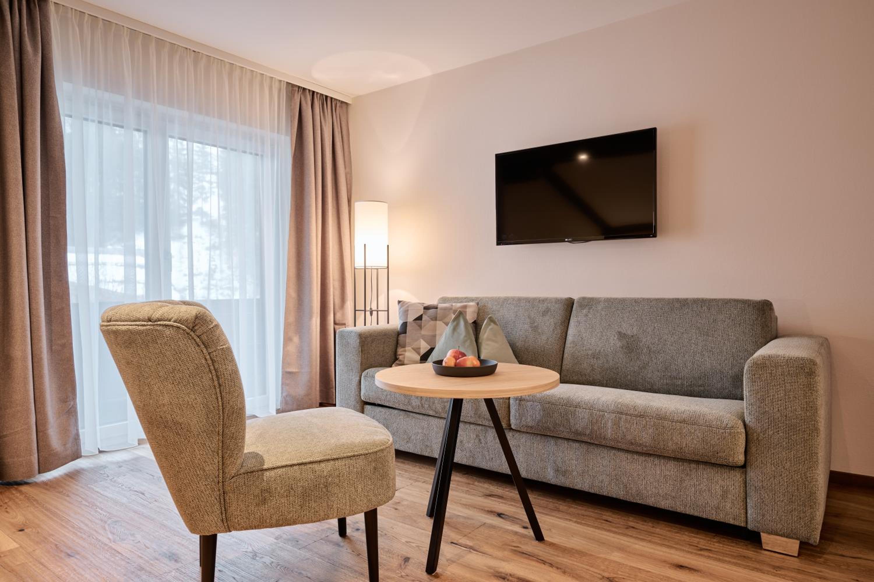 Family Room (2 Adults + 2 Children) with Balcony