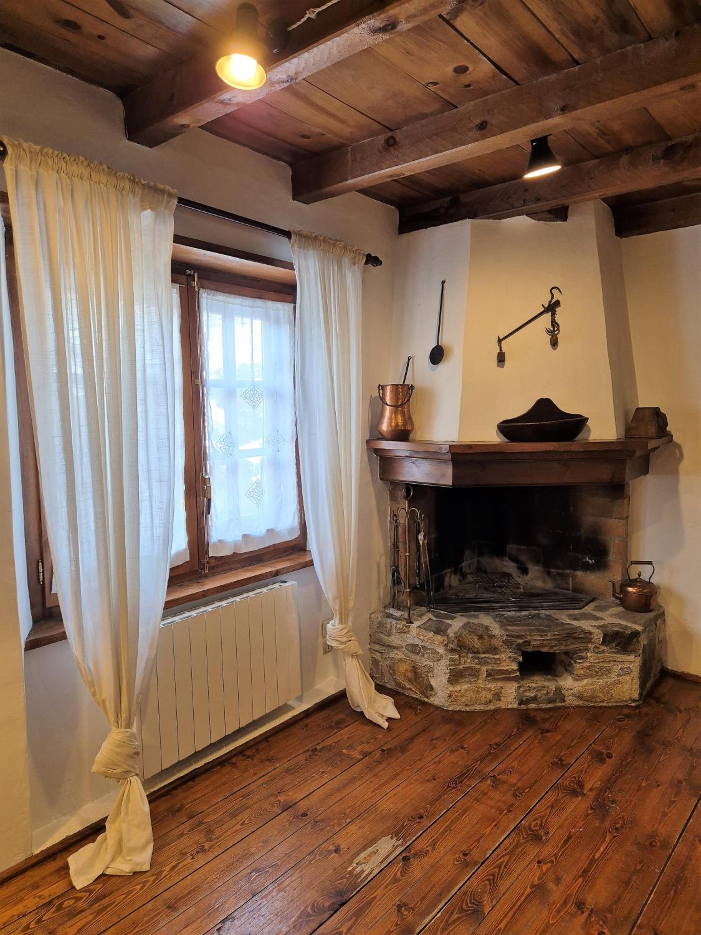 Three-Bedroom House photo 2