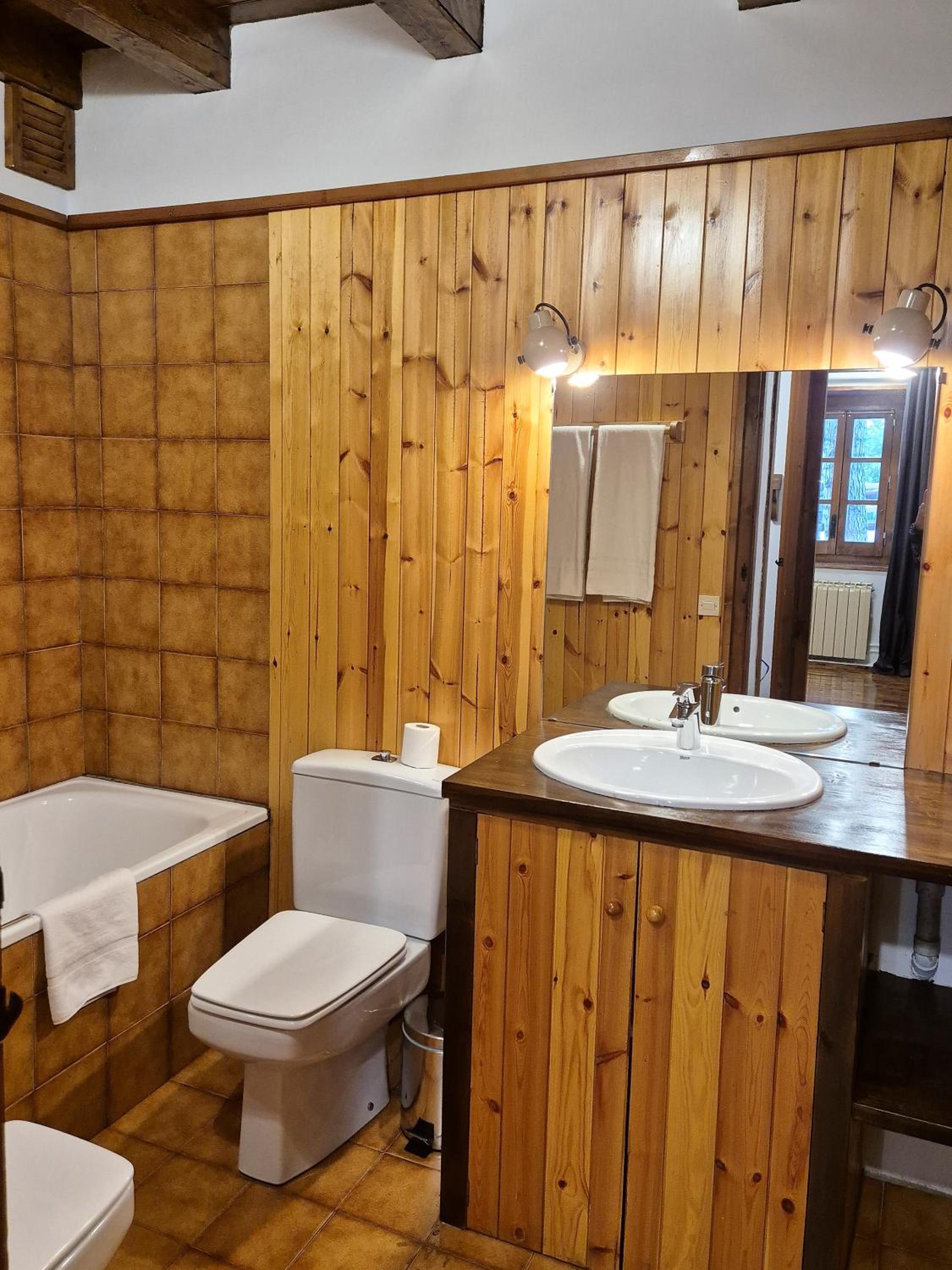 Three-Bedroom House photo 3