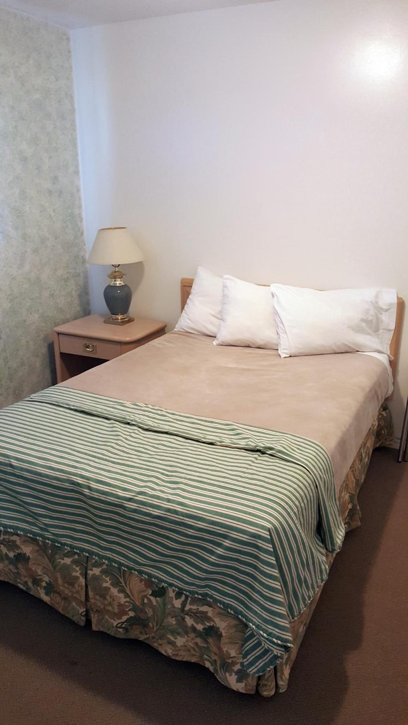 Standard Queen Room photo 3