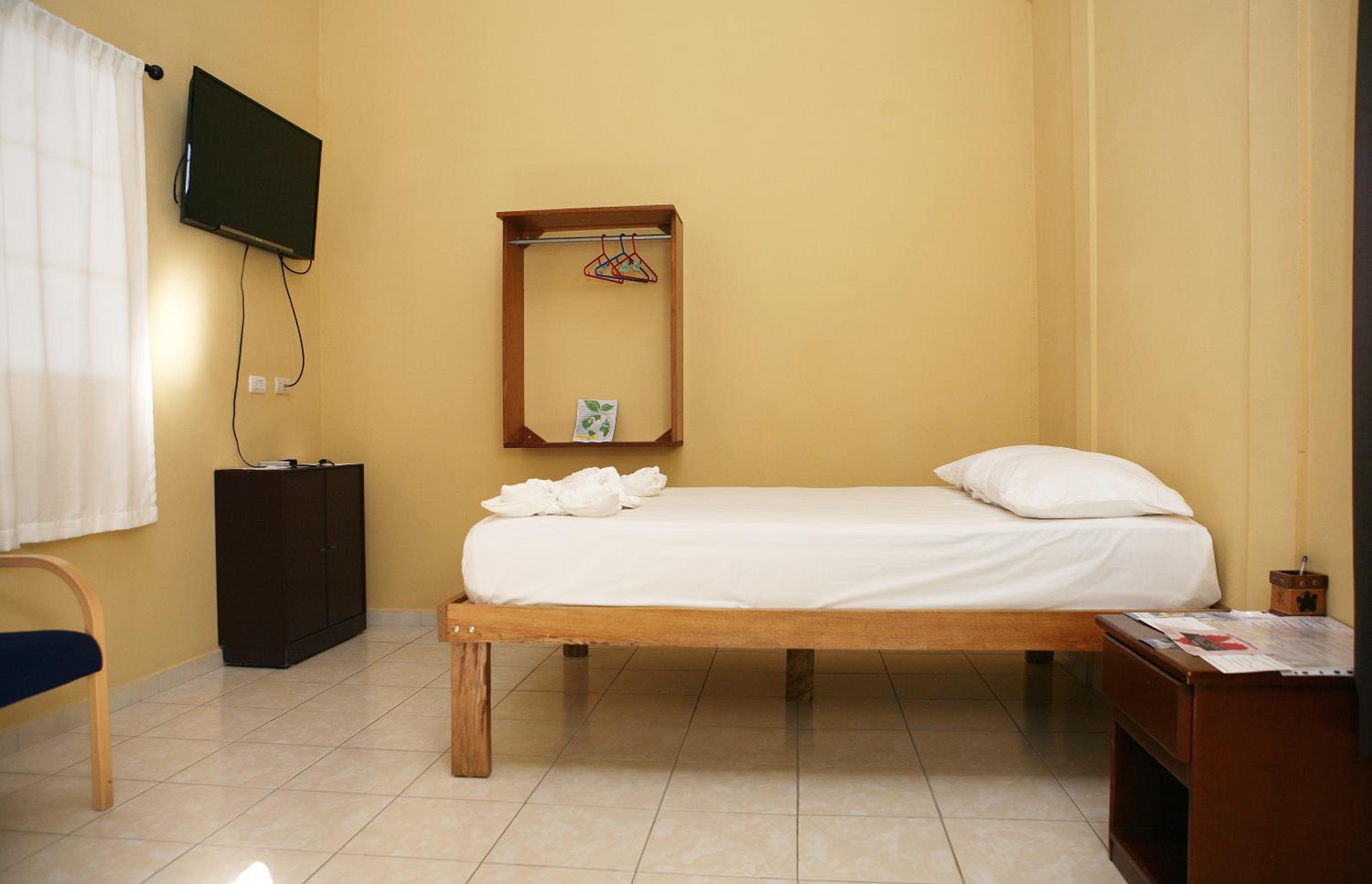 Single Room with Private Bathroom photo 1