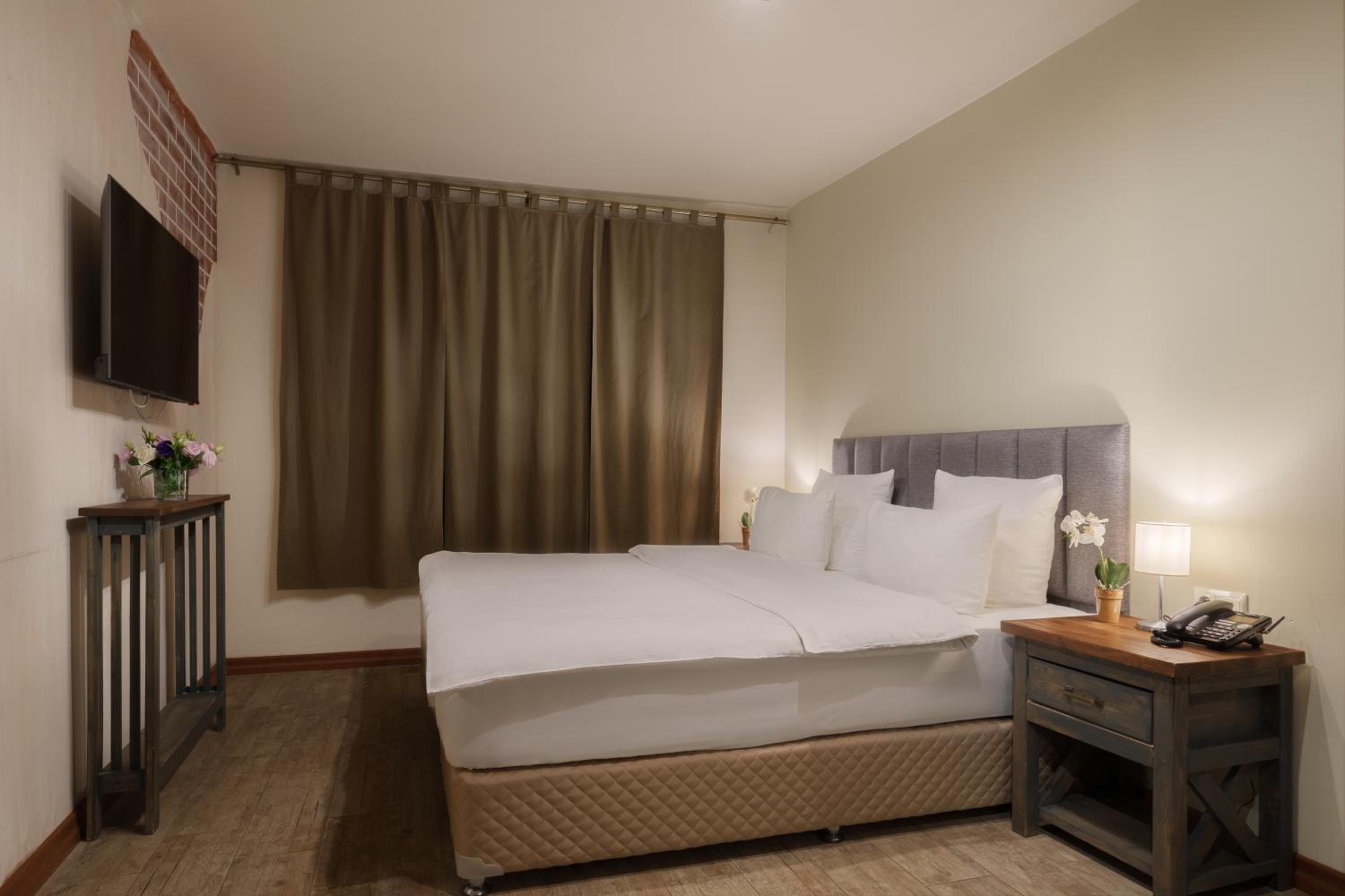 Budget Double Room photo 2