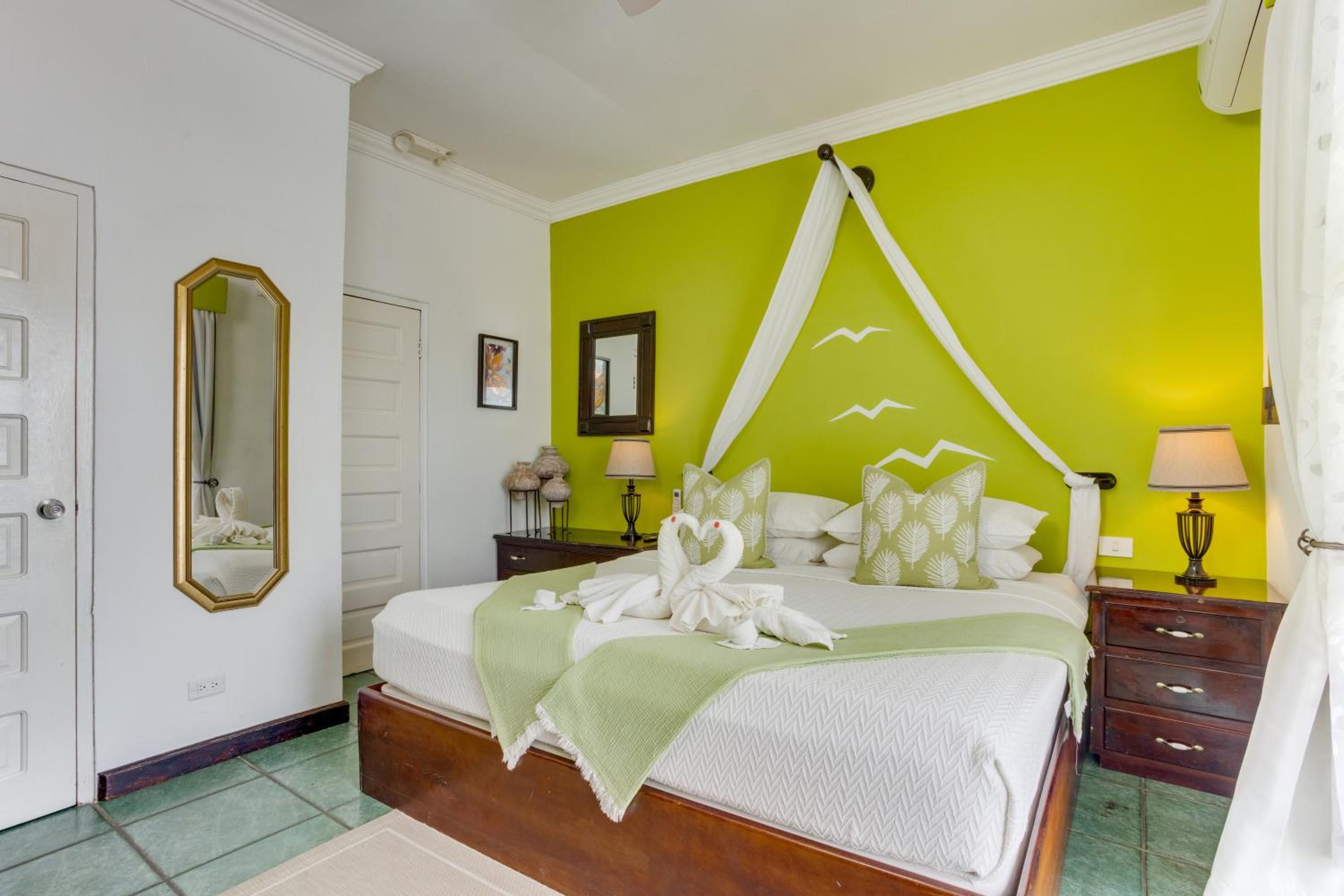 Deluxe King Room photo 3