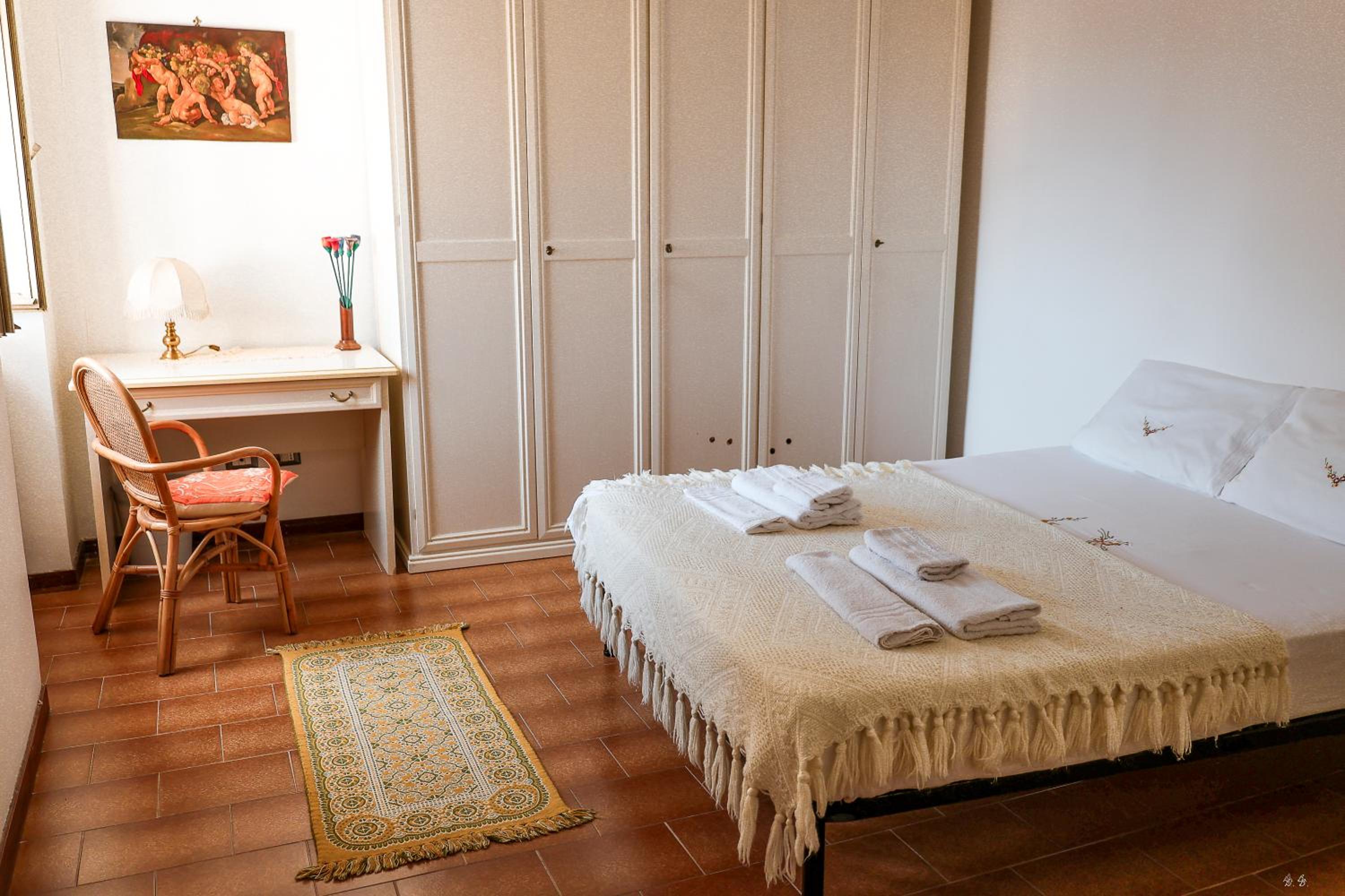 Large Double Room photo 3