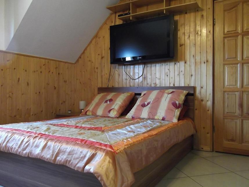 One-Bedroom Family Apartment - Photo 5