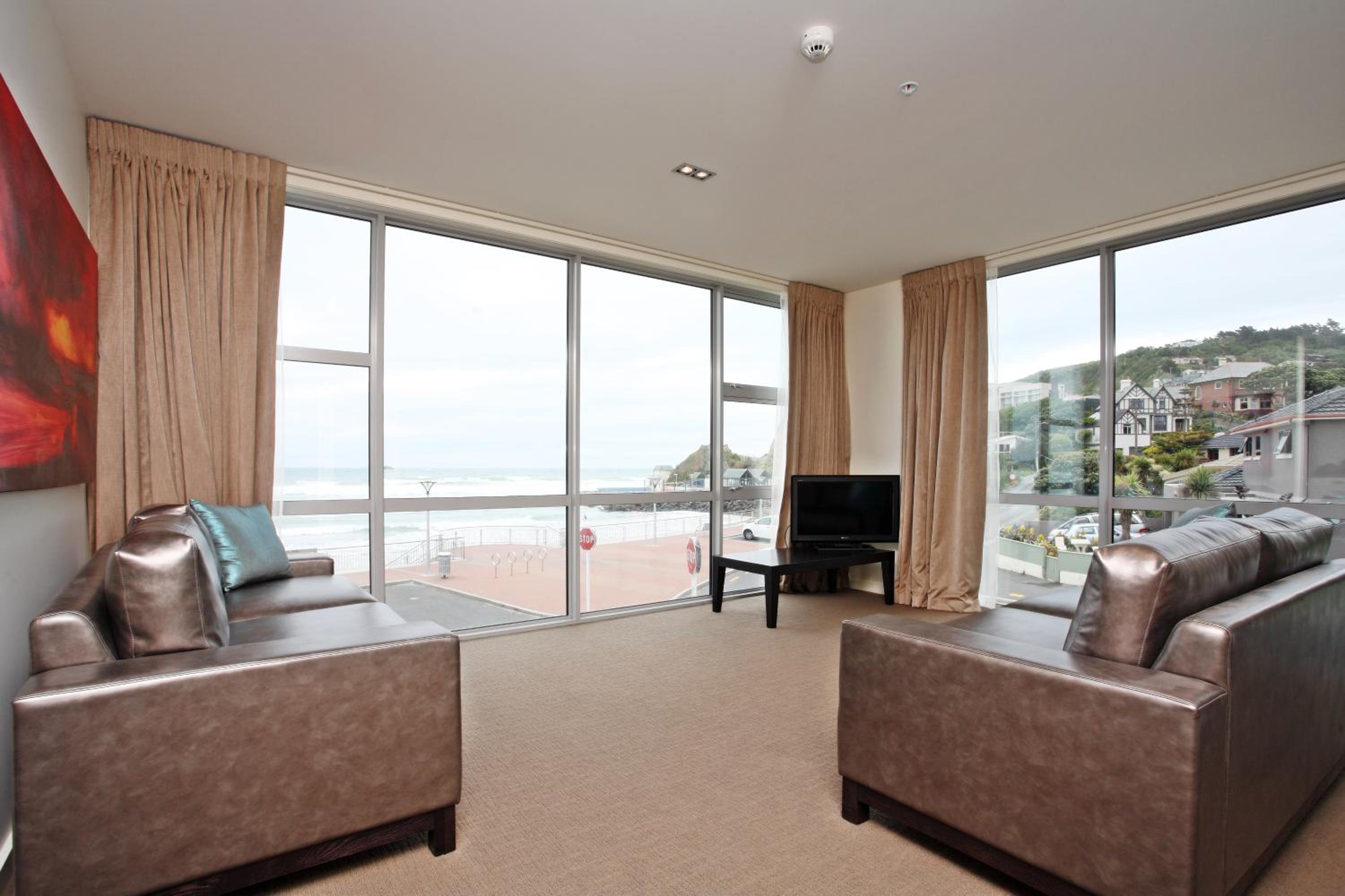 Luxury Apartment with Ocean View - Photo 2