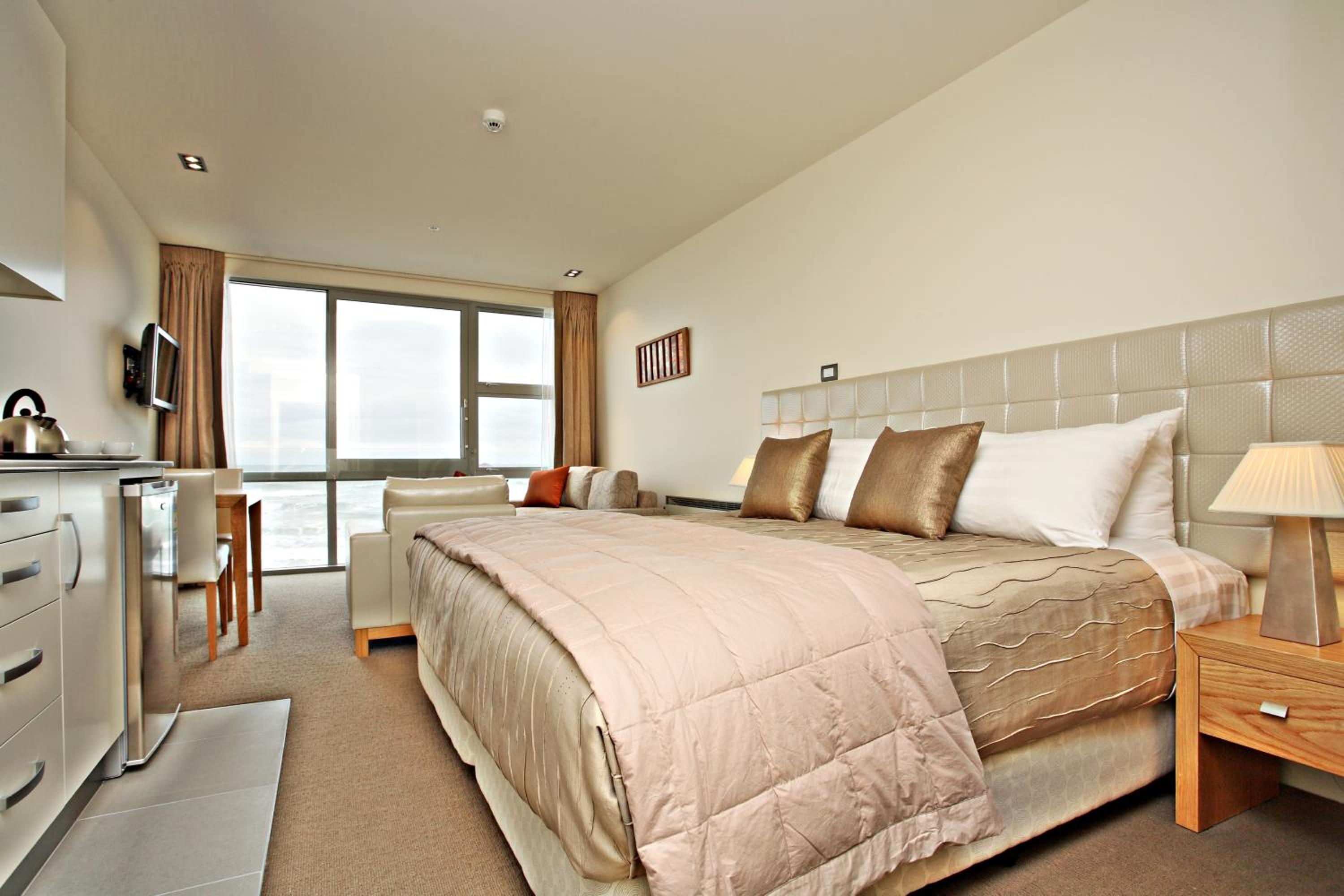 Executive Studio with Ocean View - Photo 3
