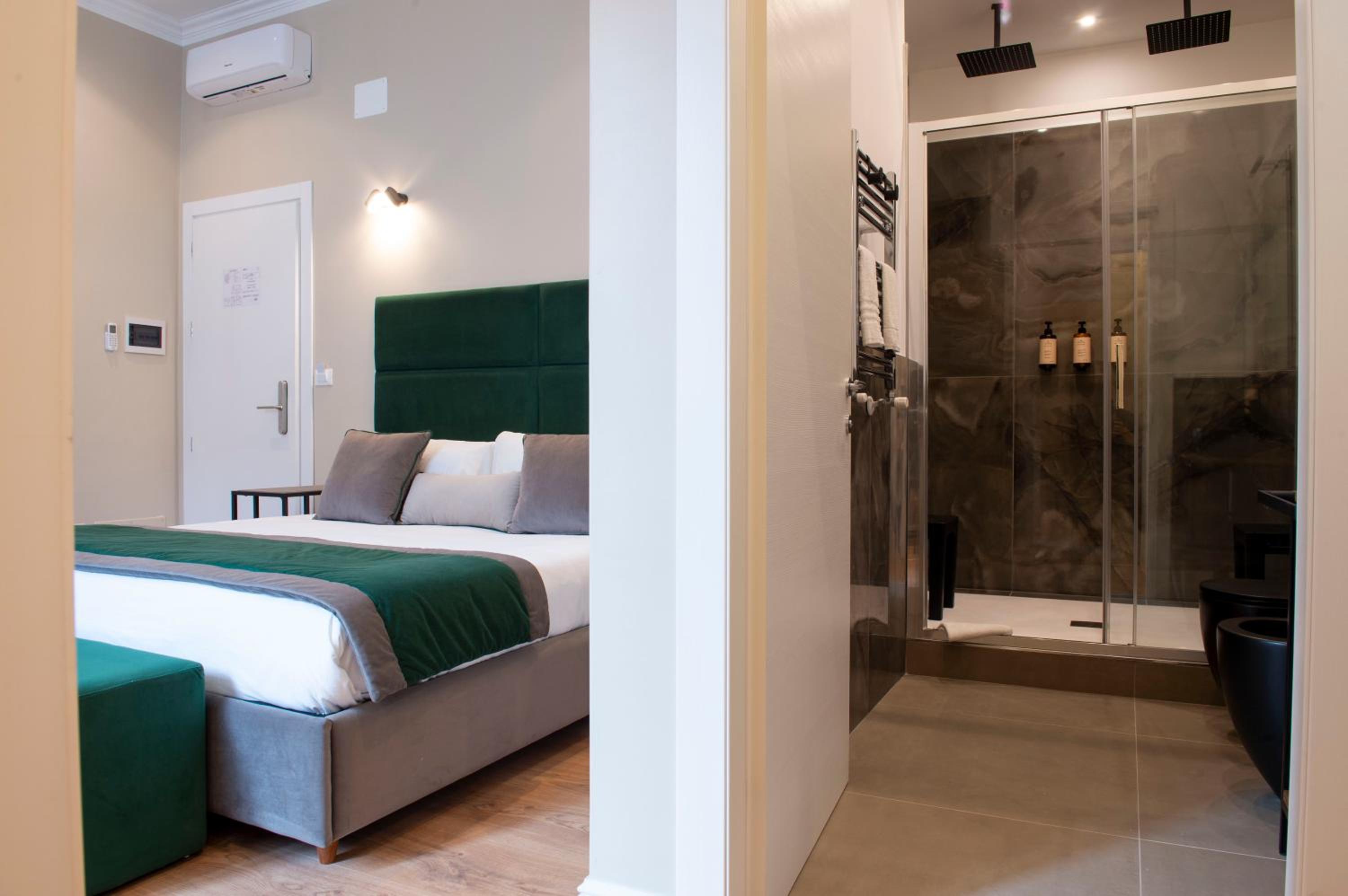 Executive Triple Room photo 3