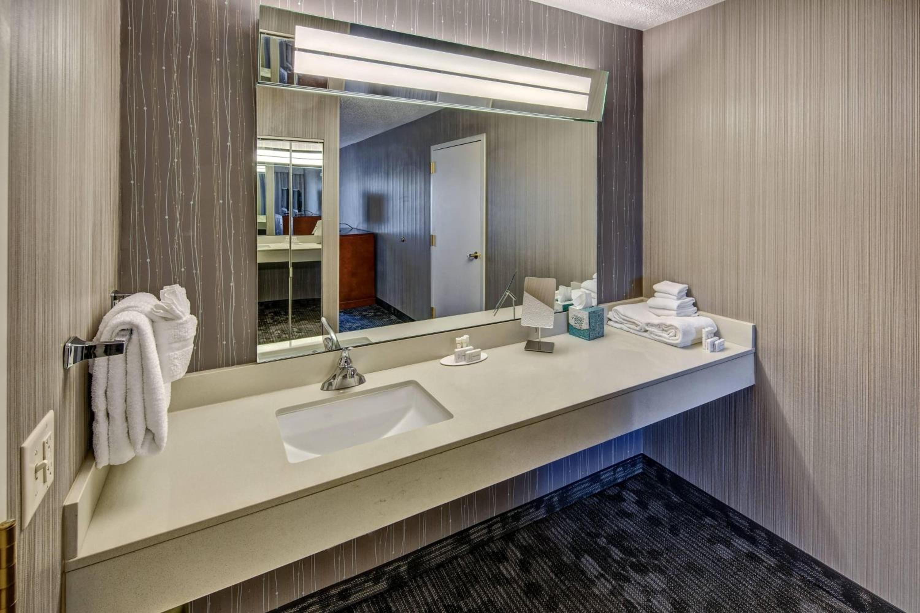 Courtyard by Marriott Springfield, Photo 4