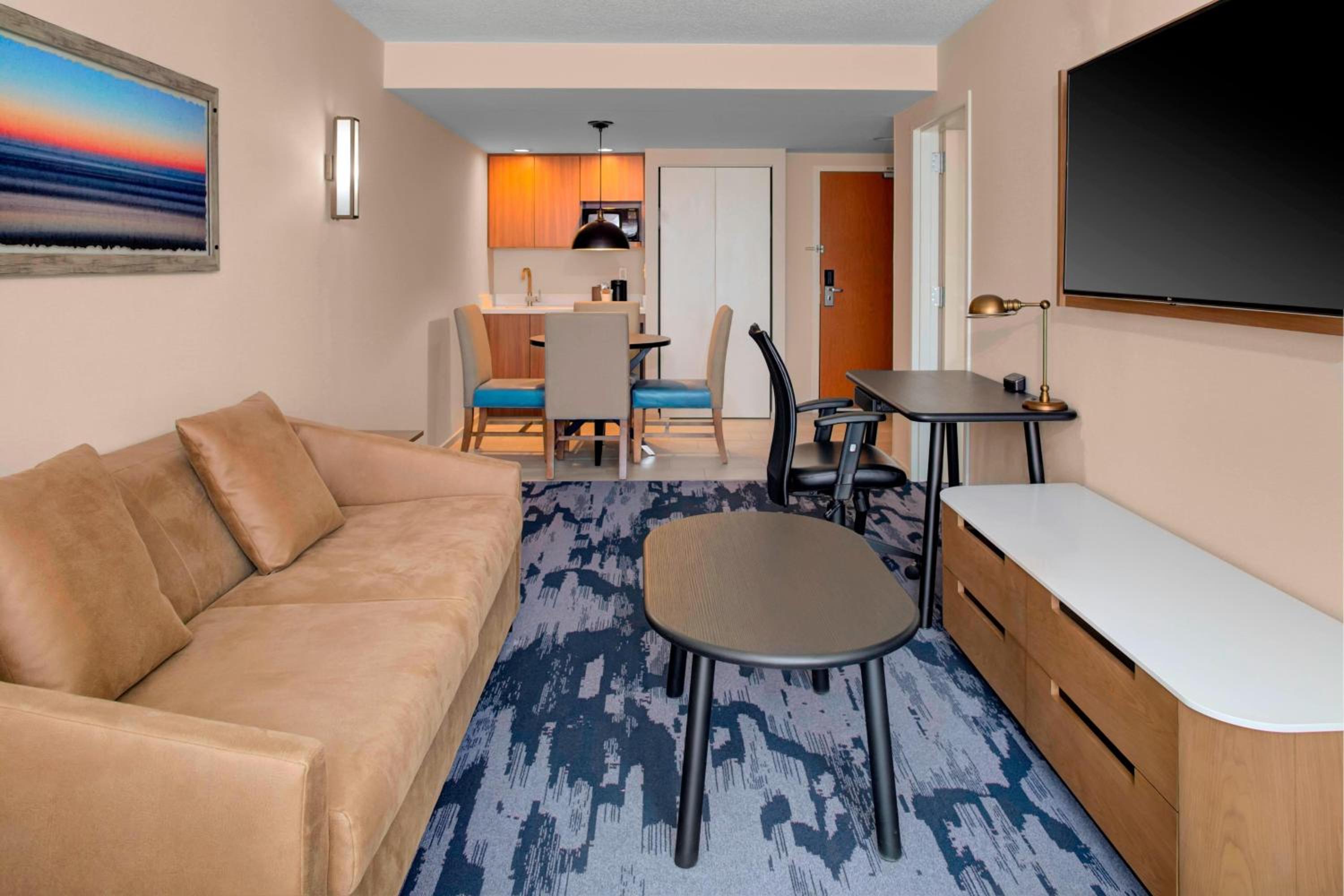 One-Bedroom Queen Suite with Two Queen Beds and Sofa Bed