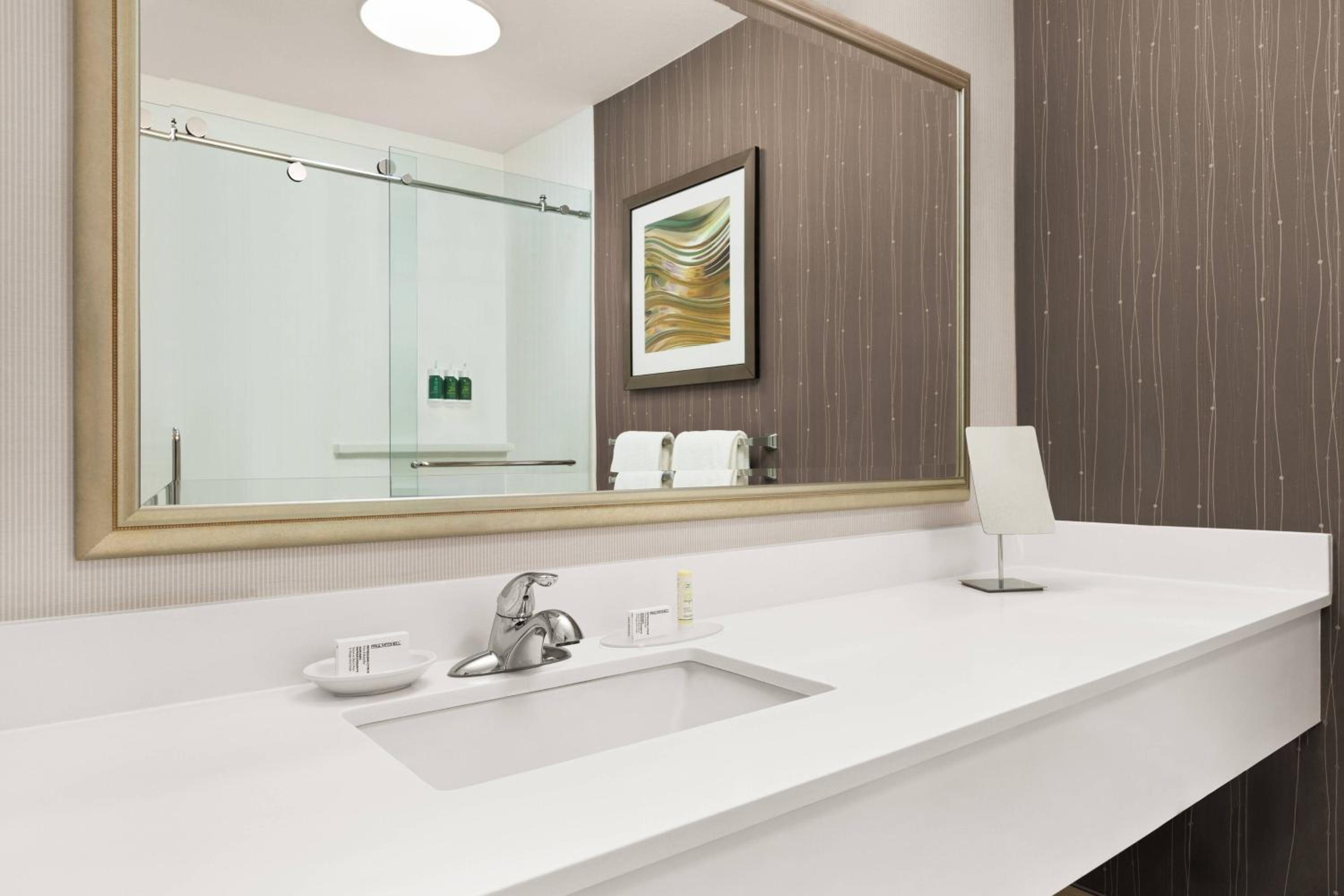 King Room - Hearing Accessible - Photo 10