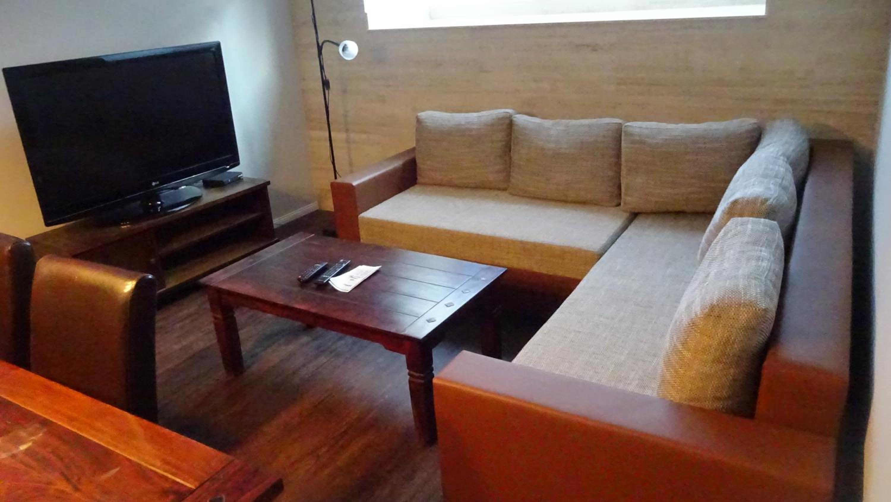 Two-Bedroom Superior Apartment - Photo 9