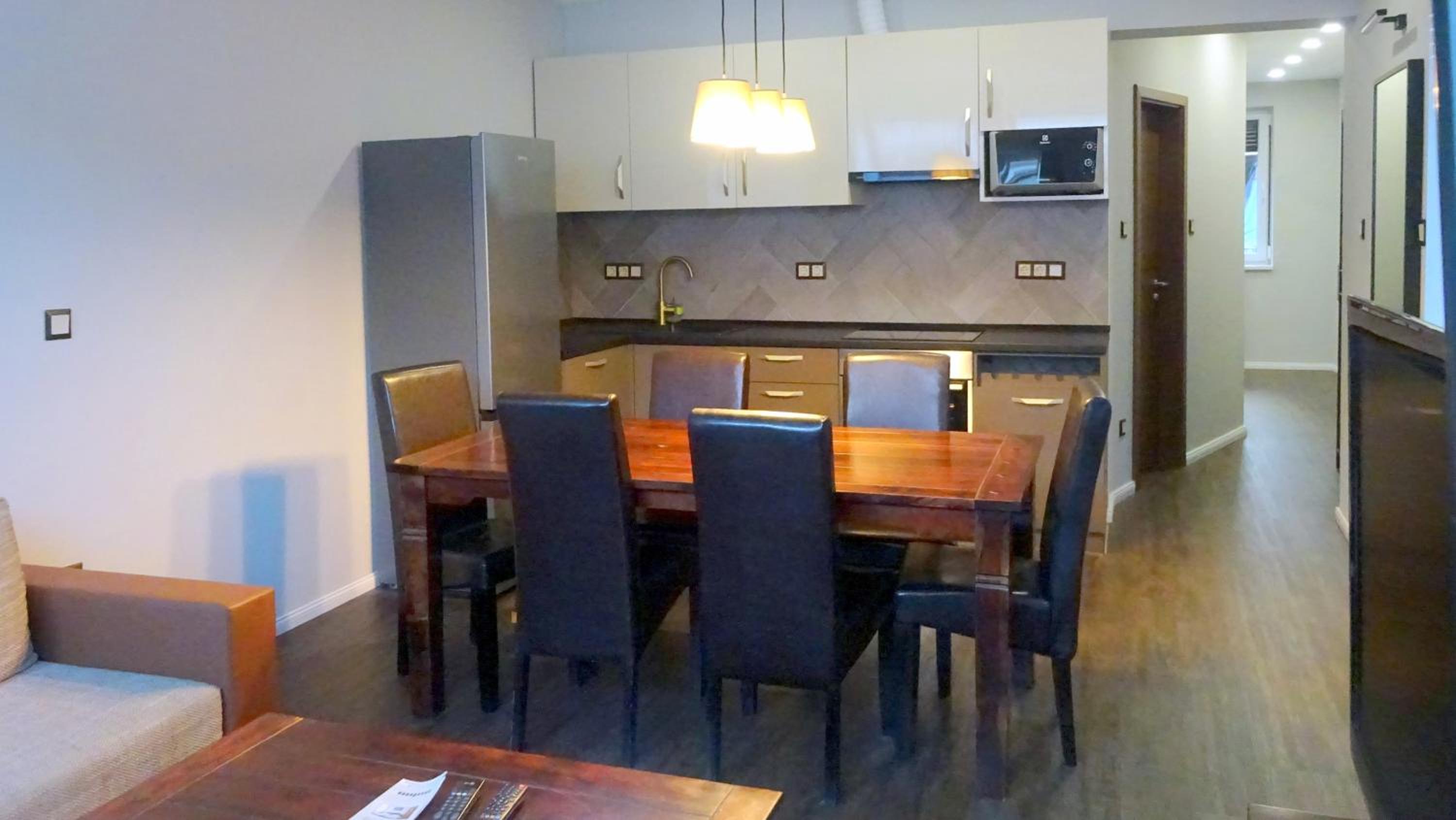 Two-Bedroom Superior Apartment - Photo 2