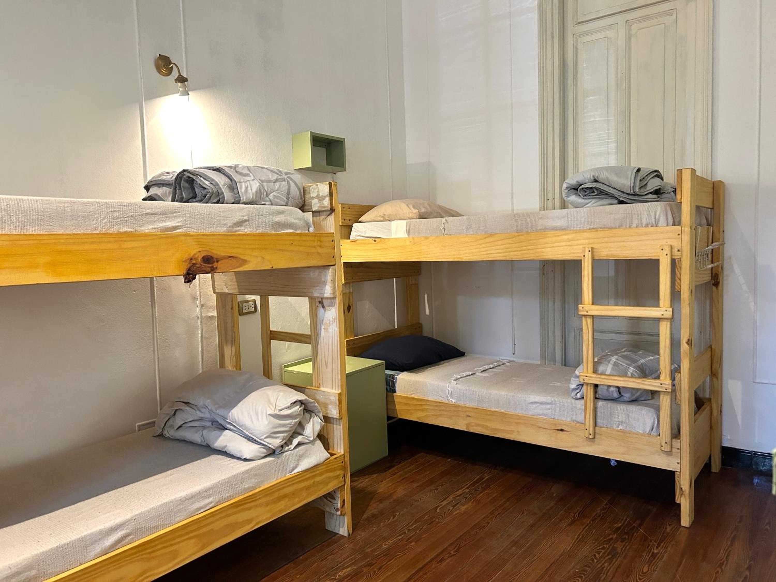Bed in 6-Bed Mixed Dormitory Room photo 3