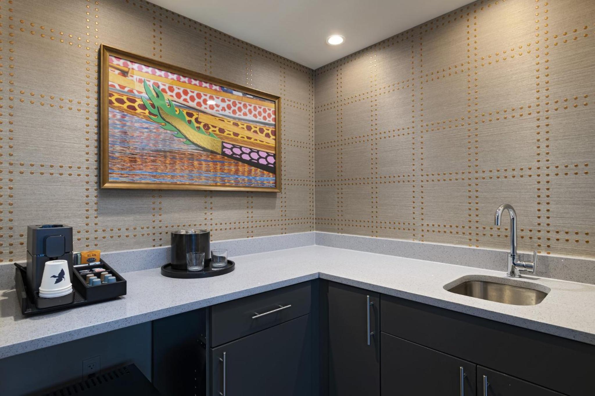 One-Bedroom King Suite with Canal View - Mobility Accessible - Photo 1