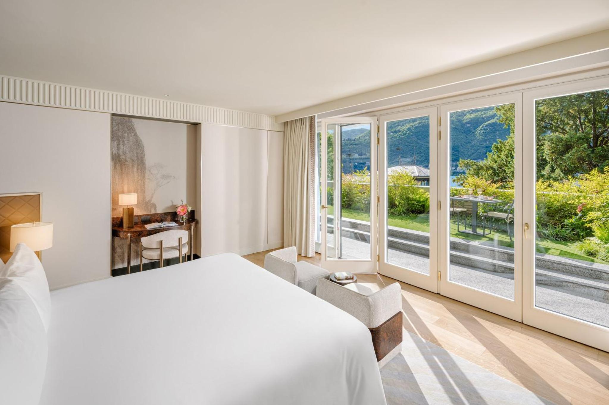 Premier Suite - Photo 2
