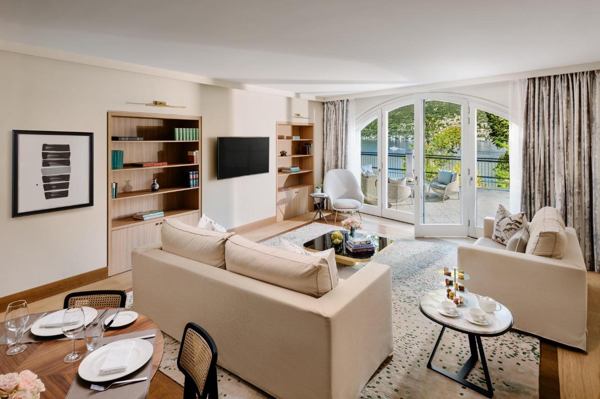 Suite with Lake View - Photo 2