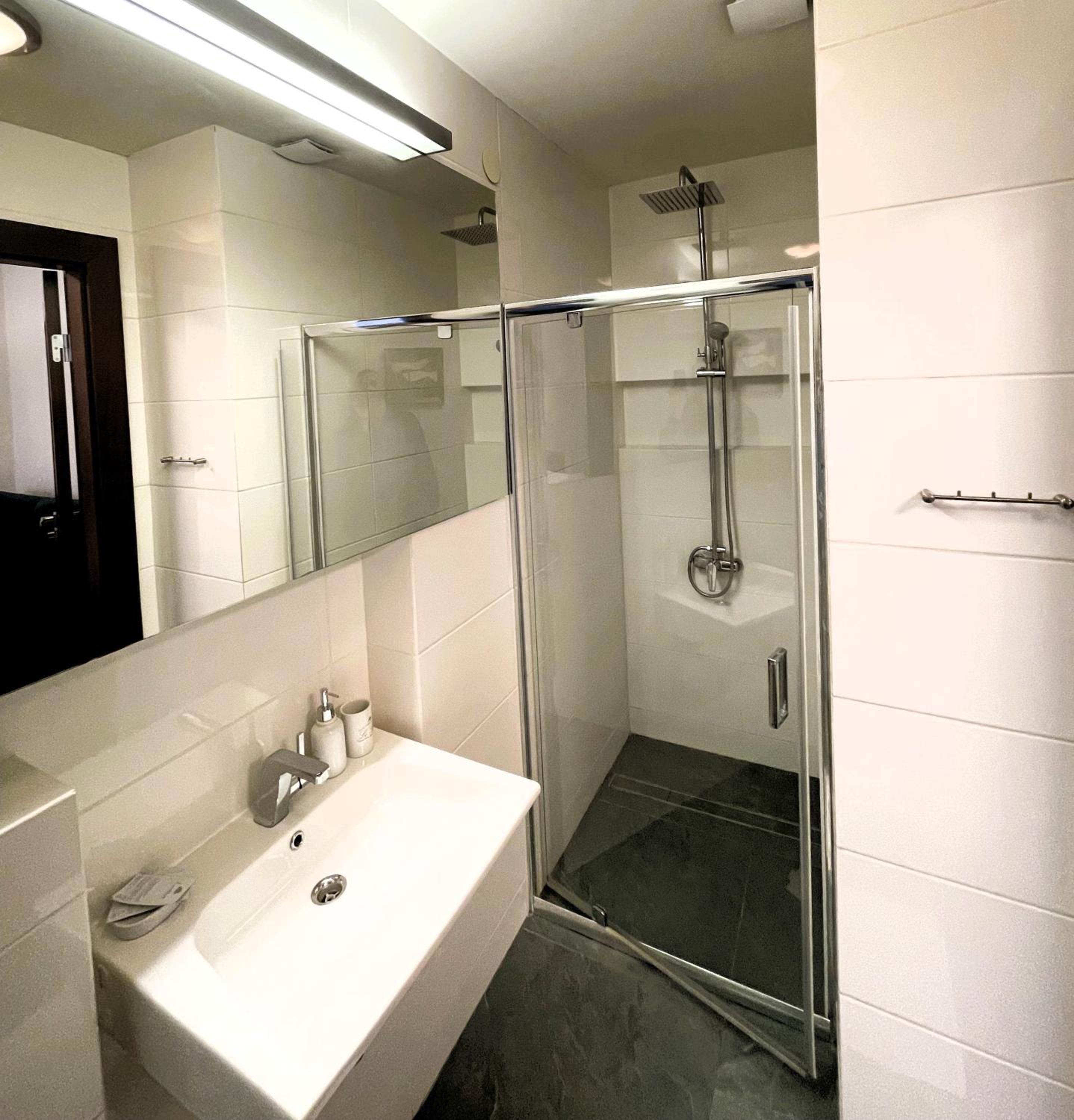 Deluxe Quadruple Room - Photo 4