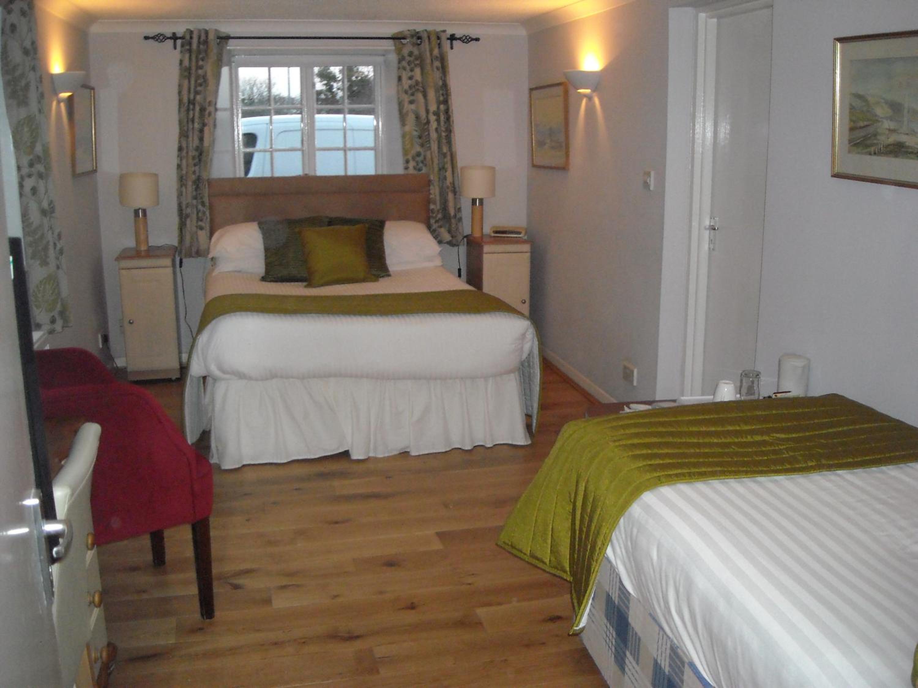 Twin Room - Photo 2