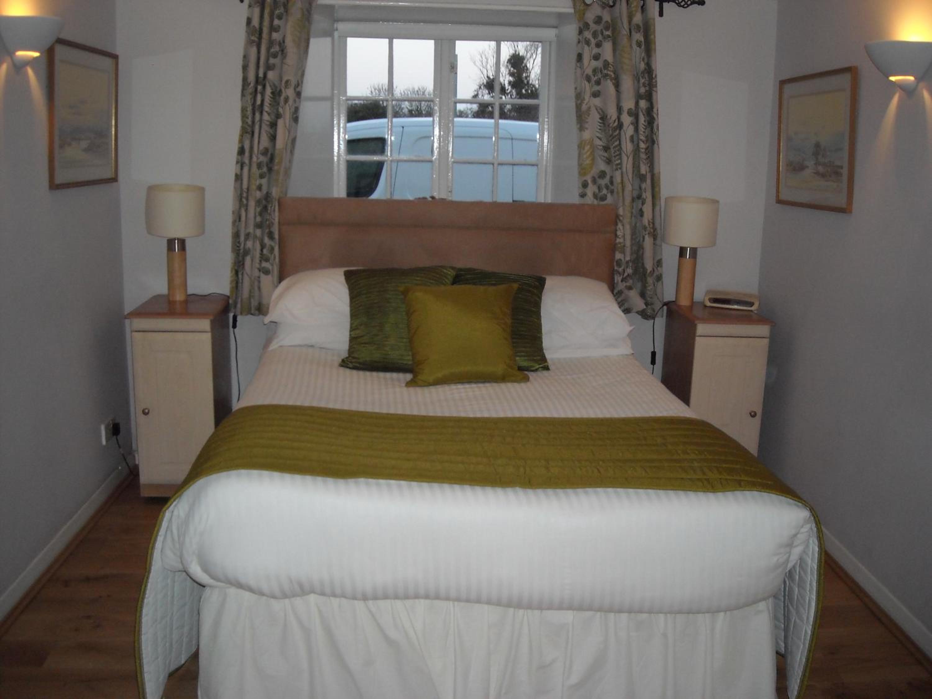Twin Room - Photo 1