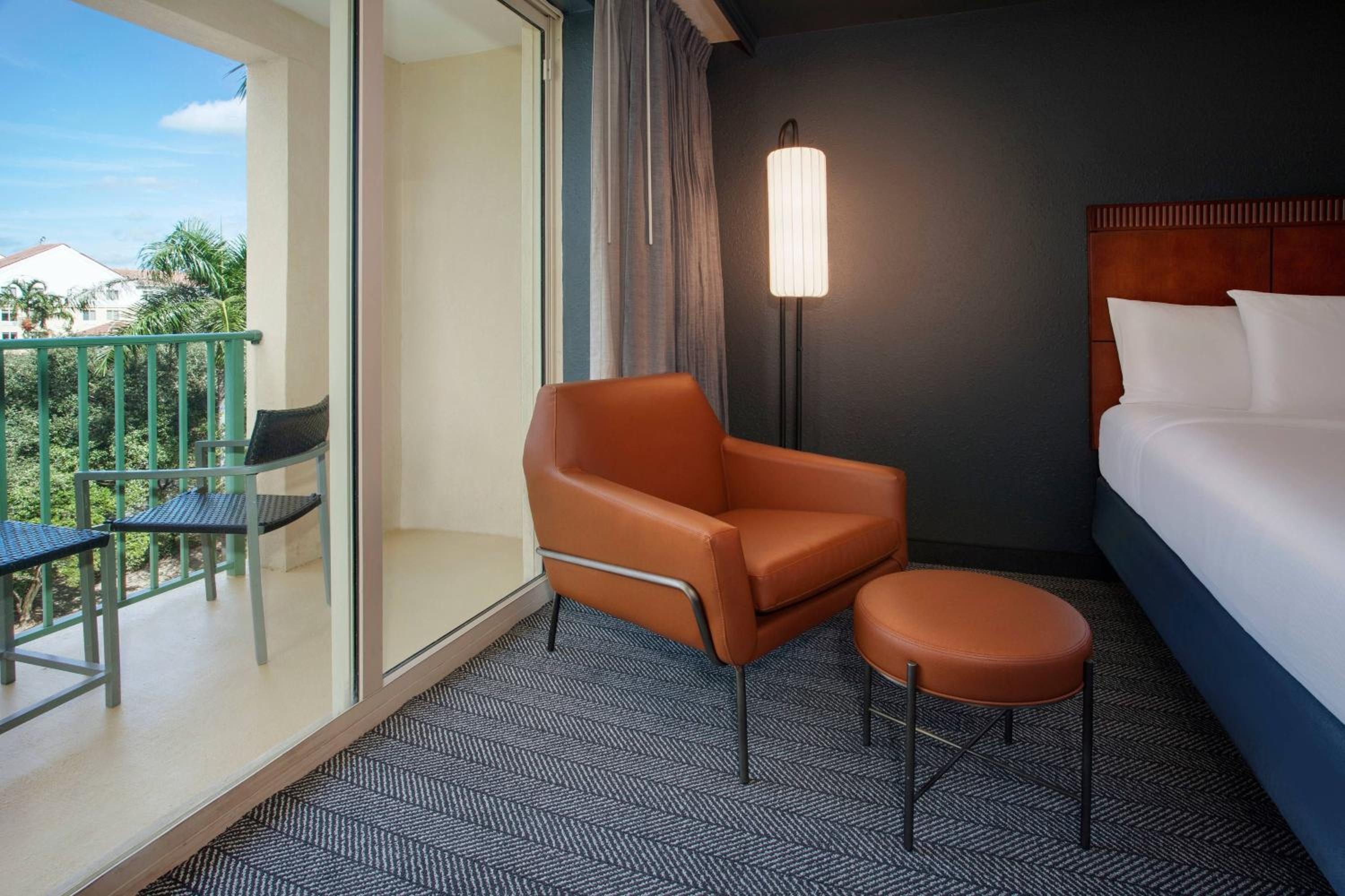 Queen Room with Two Queen Beds and Balcony - Photo 2