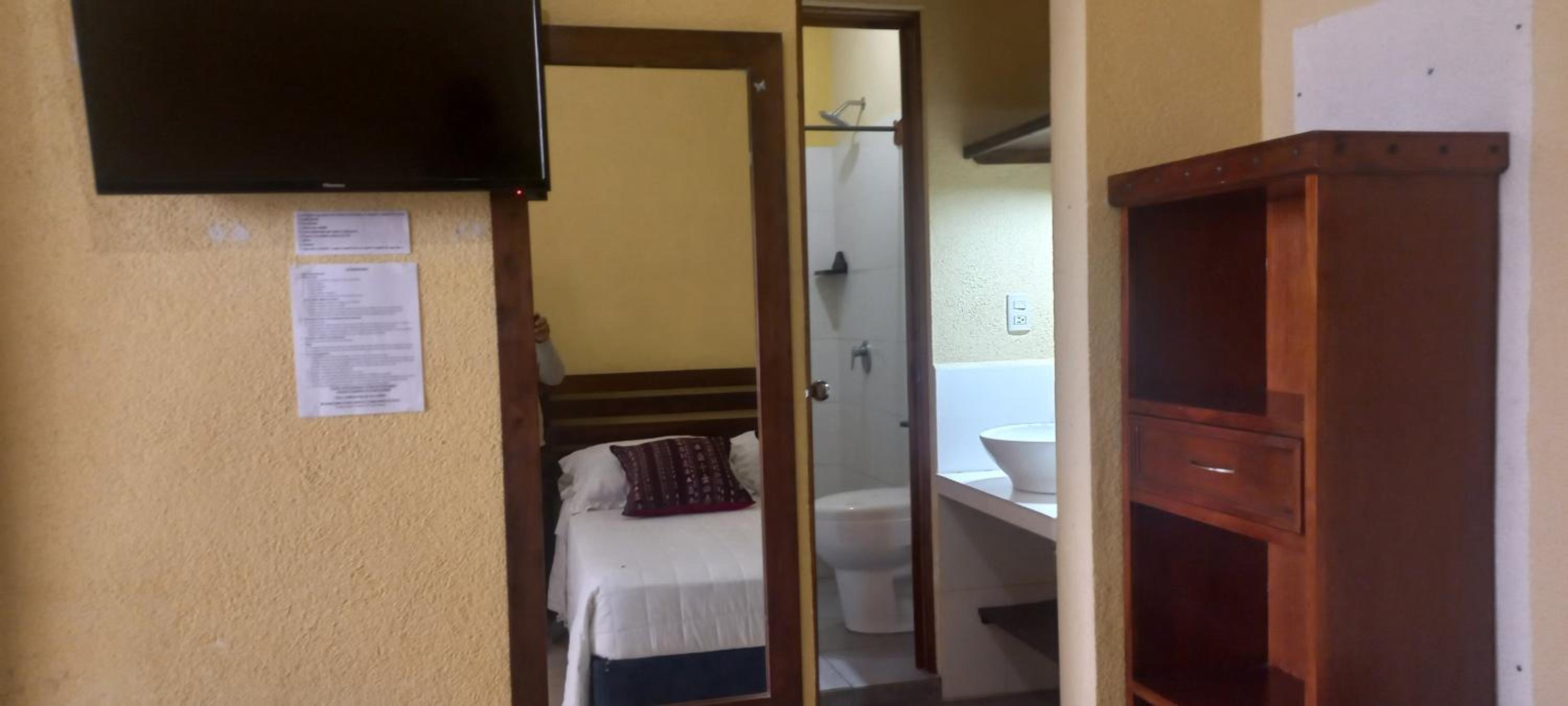 Small Twin Room photo 2