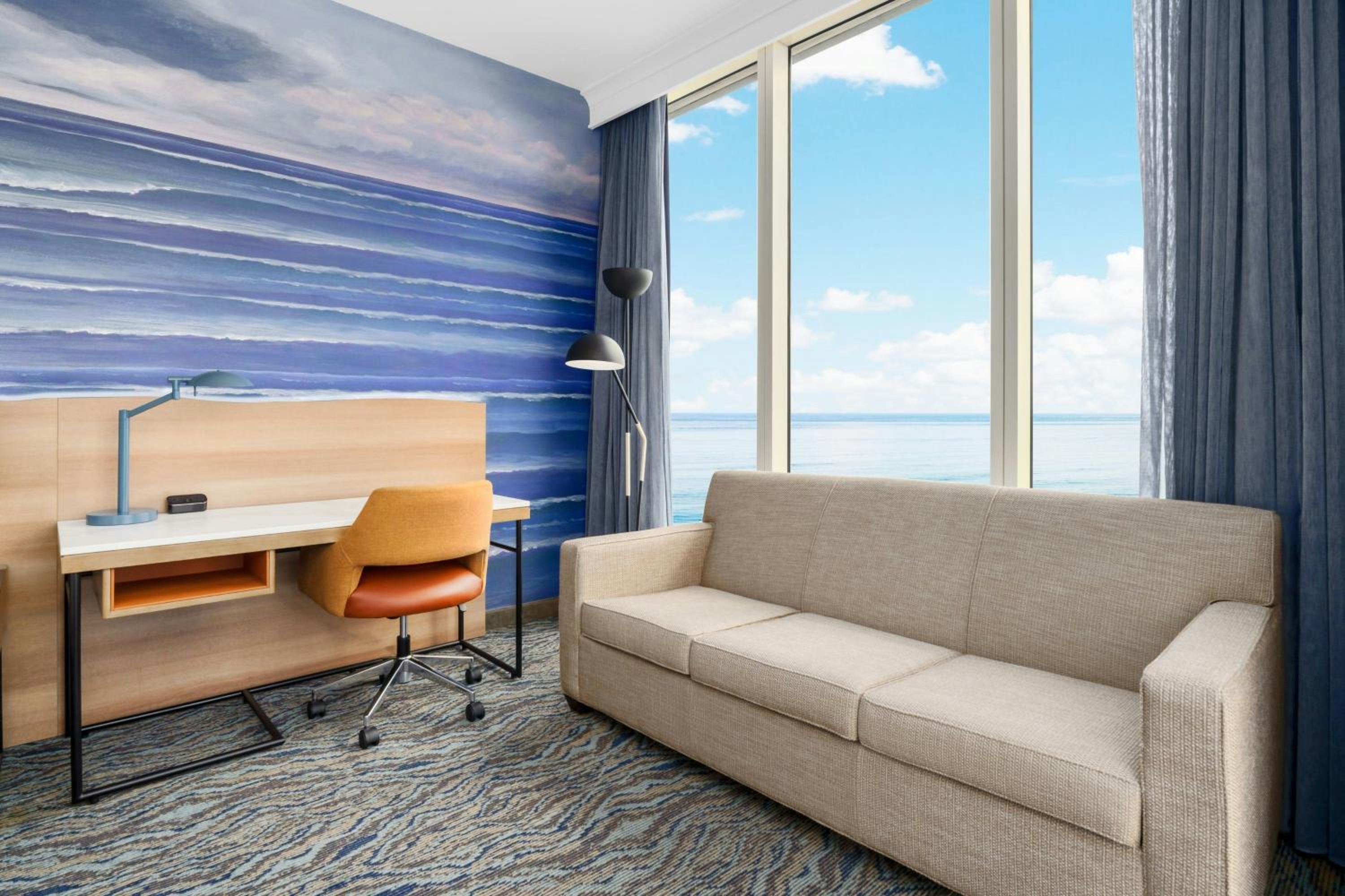King Room with Oceanfront View and Roll-In Shower - Mobility Access - Photo 3