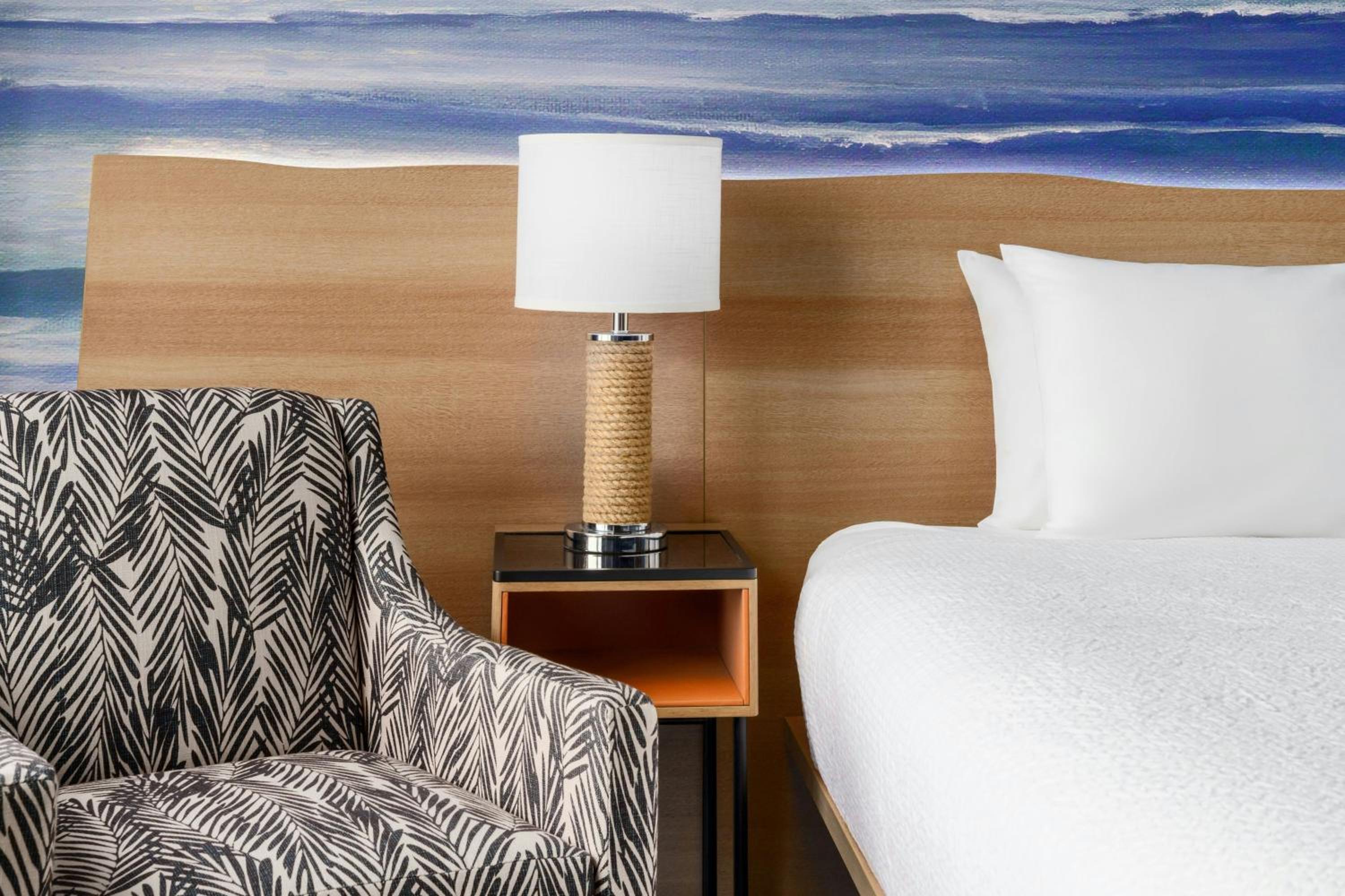 King Room with Harbor View - High Floor - Photo 3