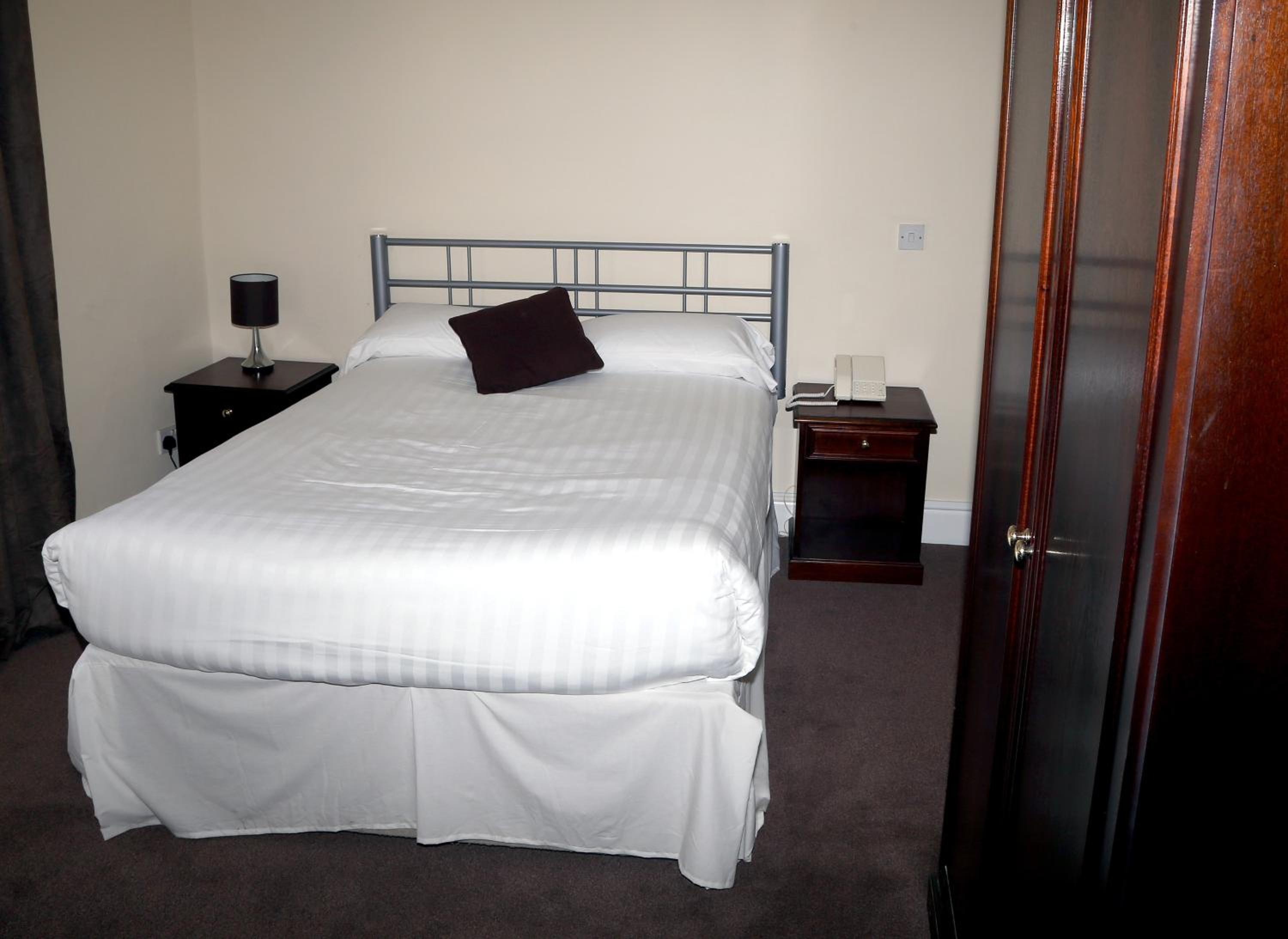 Double Room with Private Bathroom - Photo 2