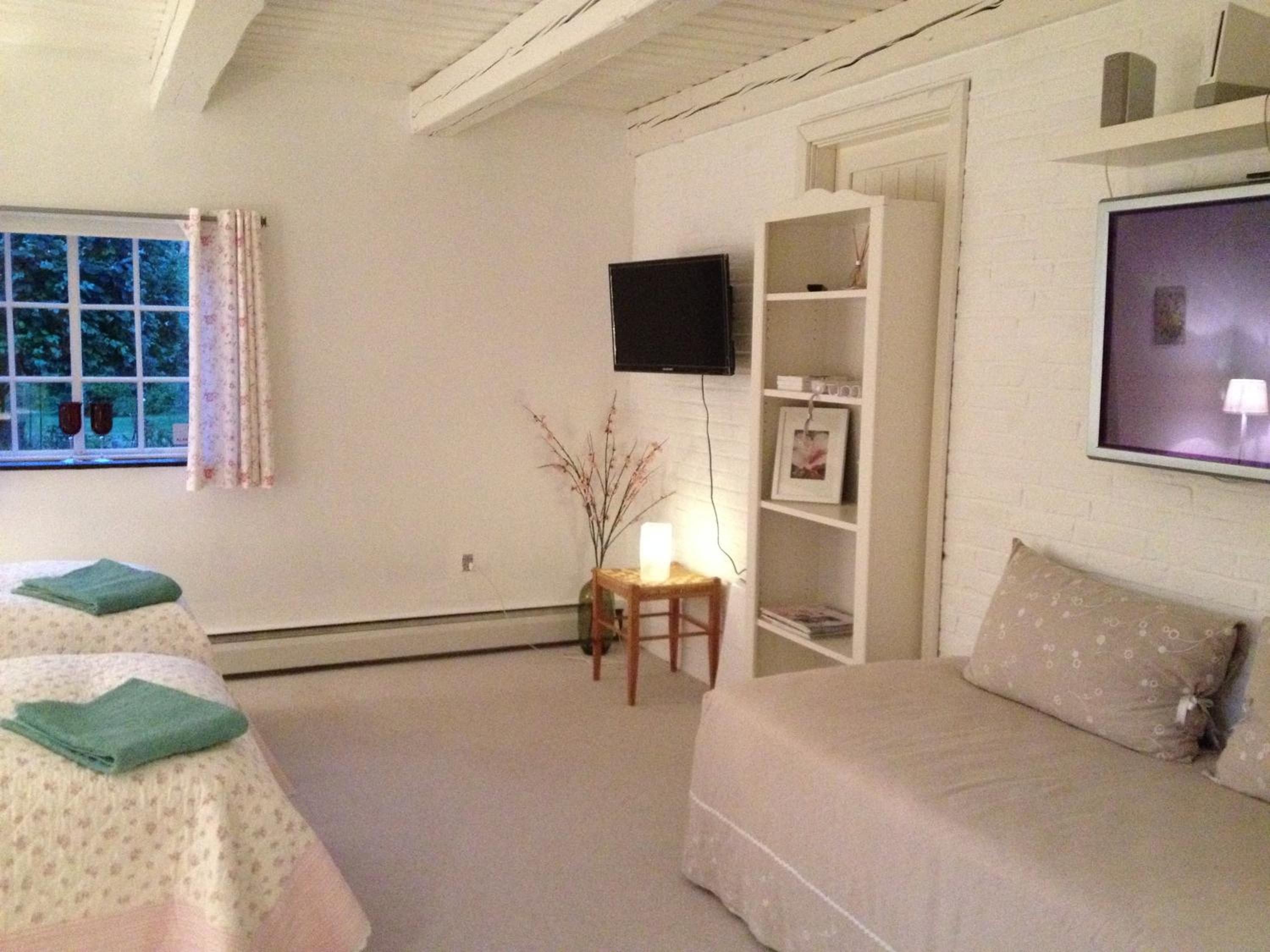 Family Room photo 3