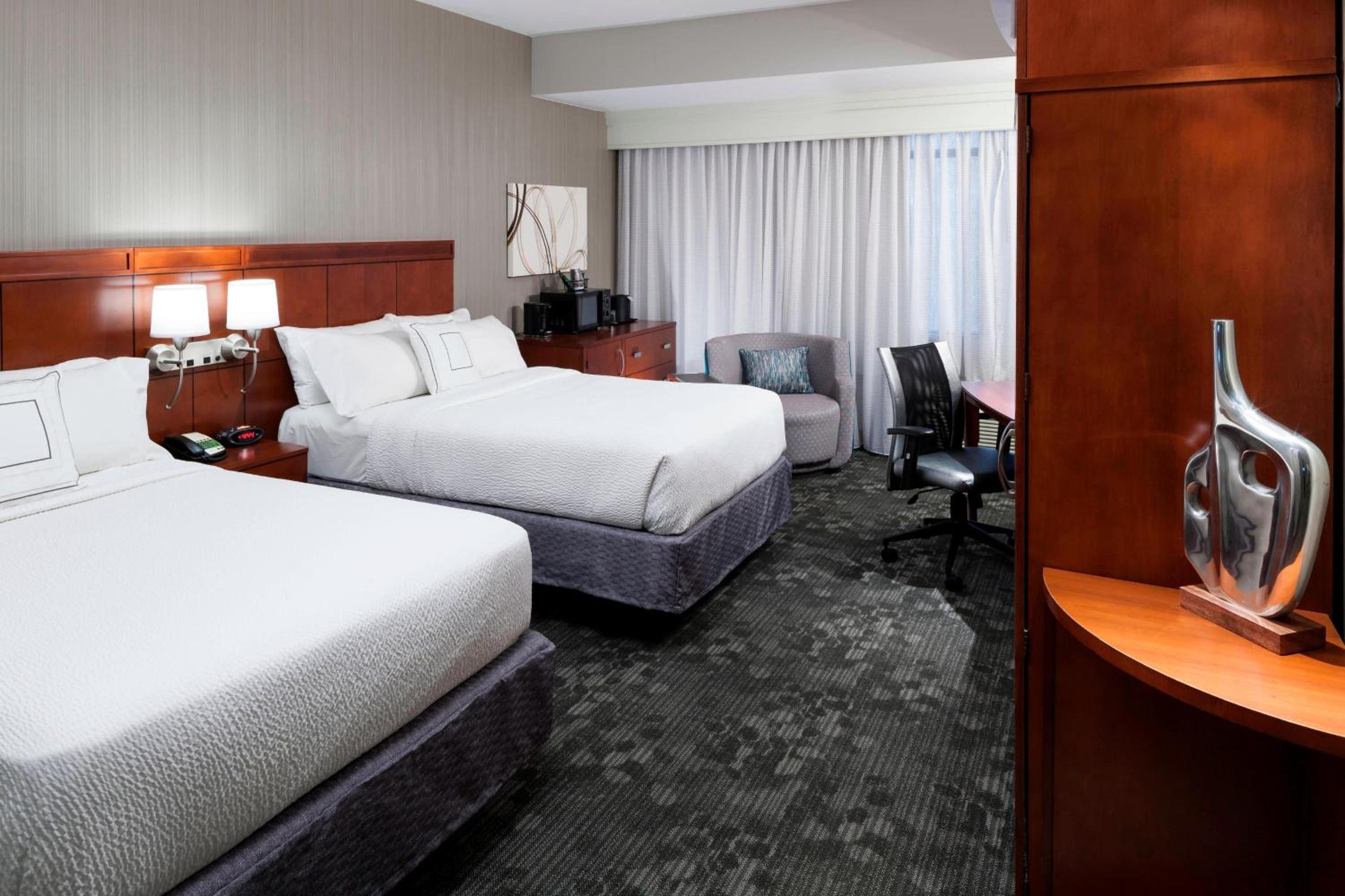 Double Room with Two Double Beds - Non-Smoking - Photo 1