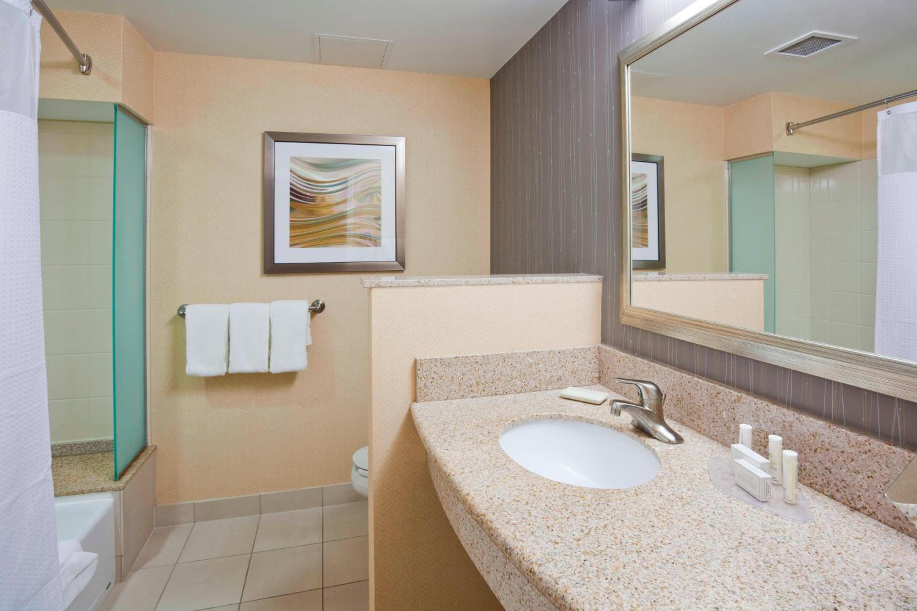 Queen Room with Two Queen Beds and Bathtub - Mobility Access/Hearing Accessible - Photo 4