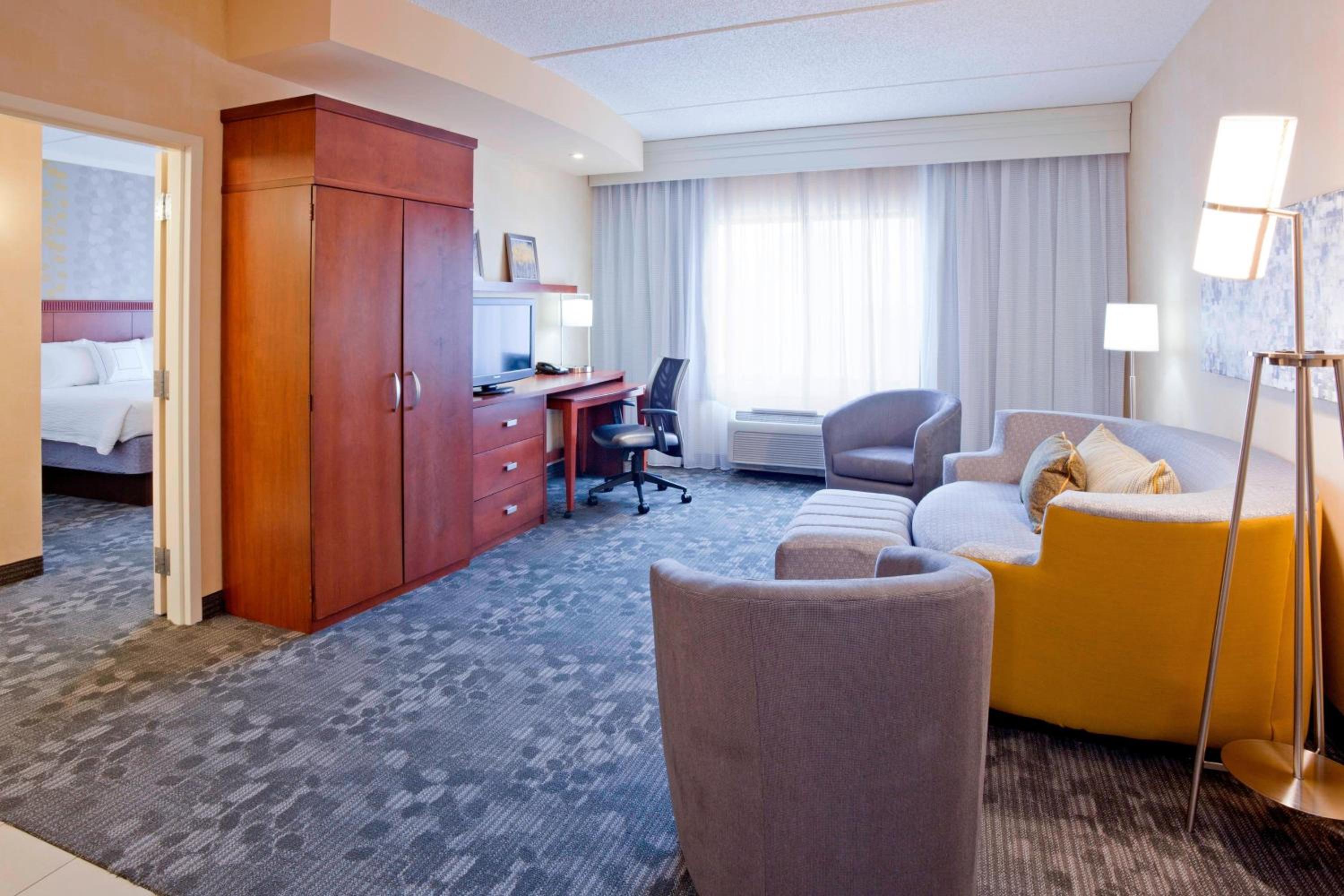 One-bedroom King Suite - Photo 4