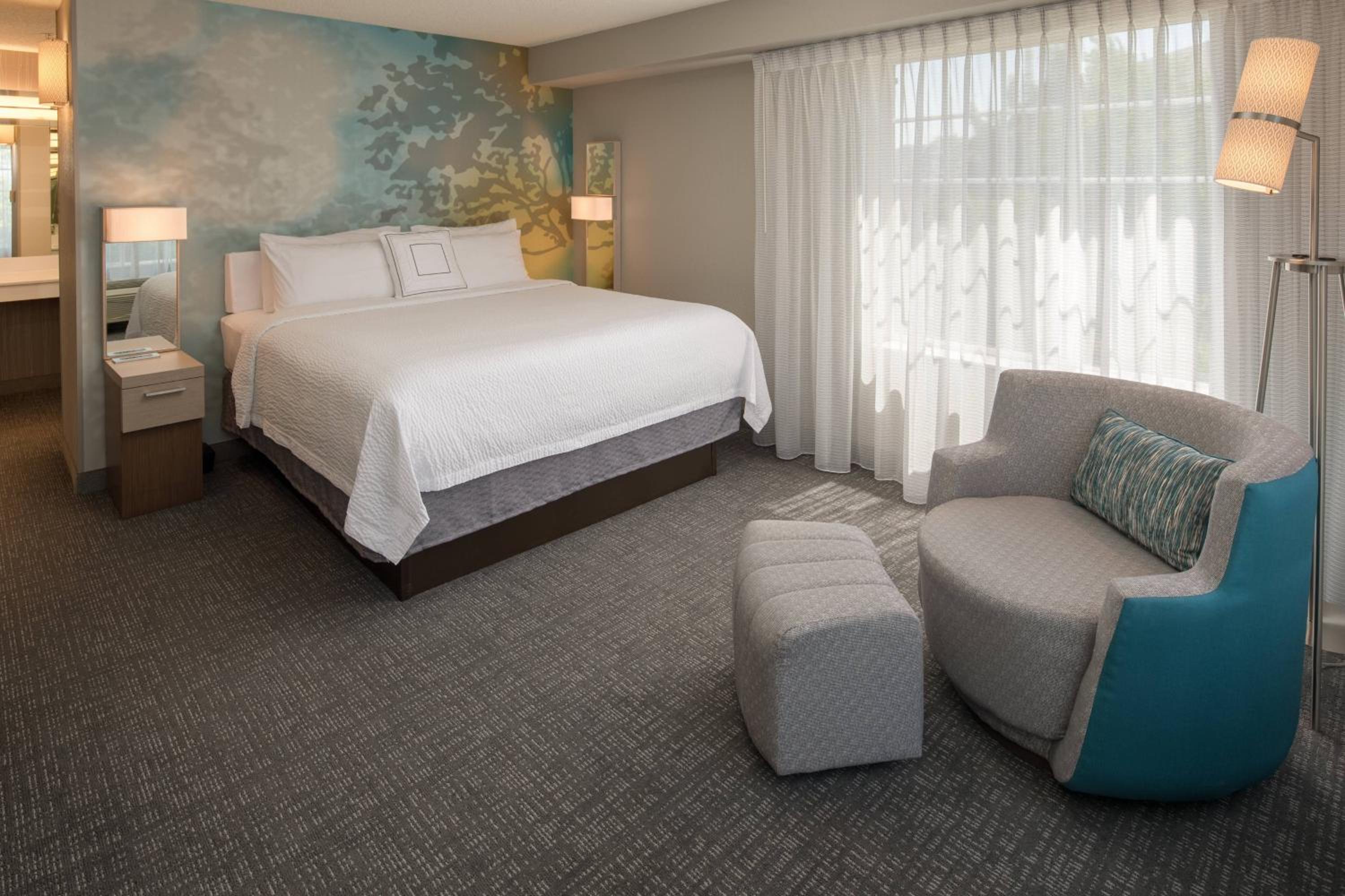 One King Suite with Sofa Bed - Photo 2