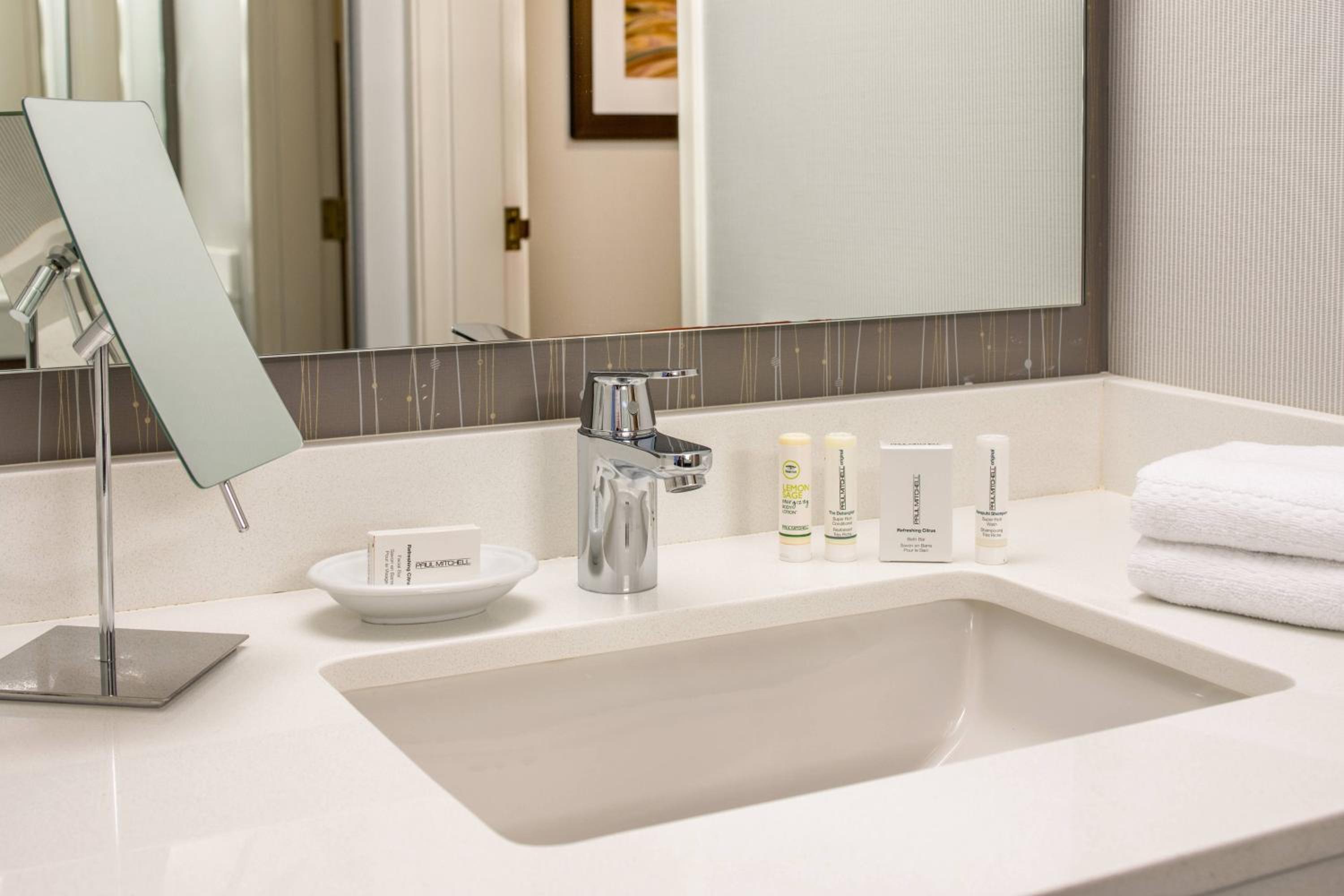 King Room - Hearing Accessible - Photo 3