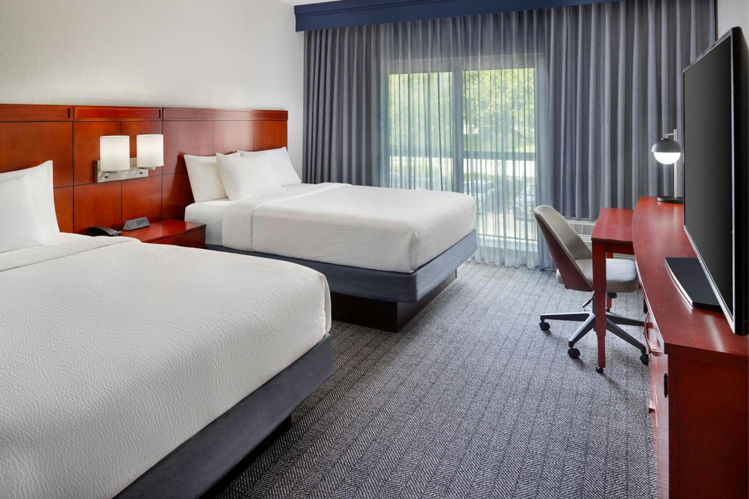 Queen Room with Two Queen Beds - Hearing Accessible - Photo 1