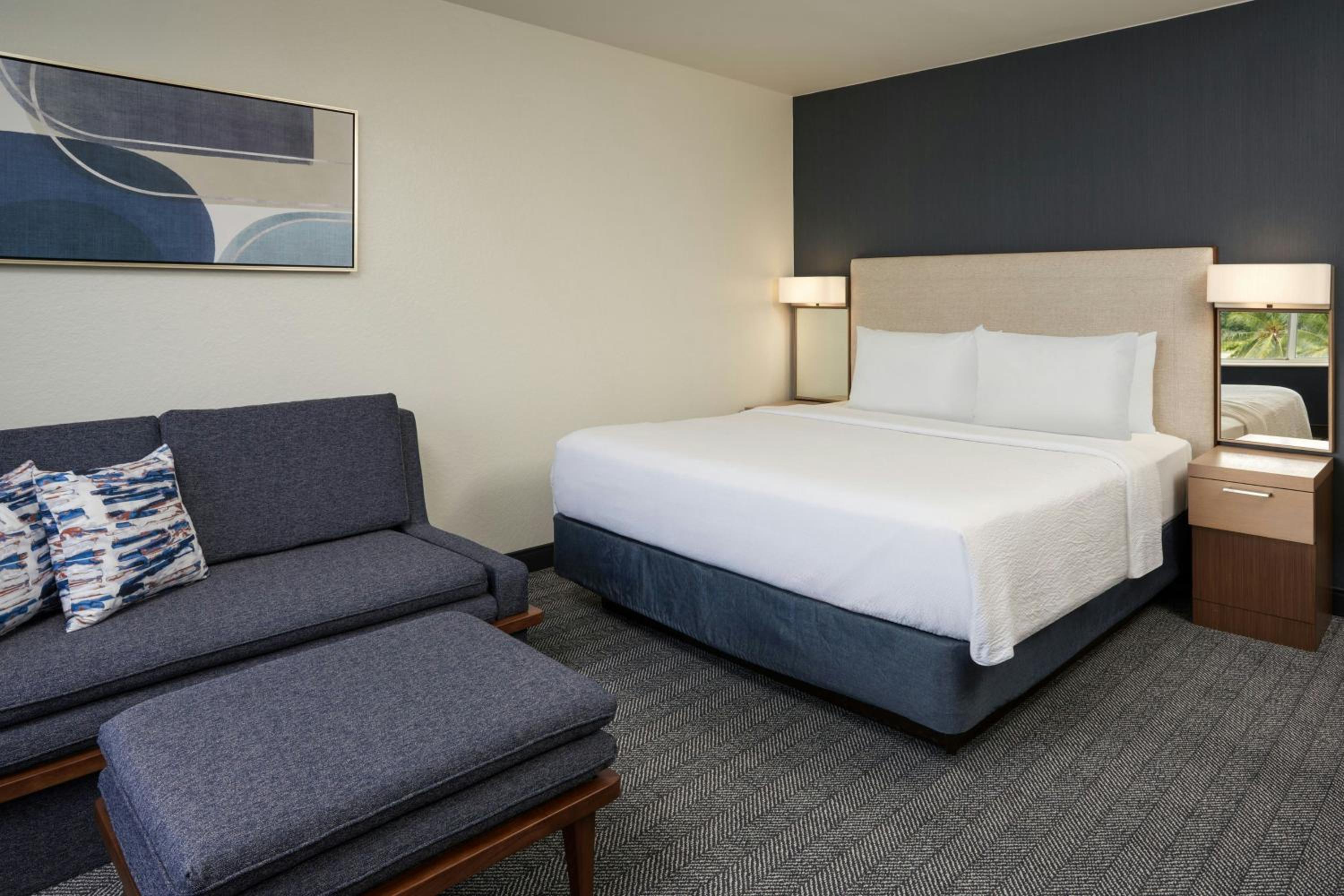 Newly renovated, Guest room, 1 King (Mobility Accessible w/Roll-in Shower) - Photo 1