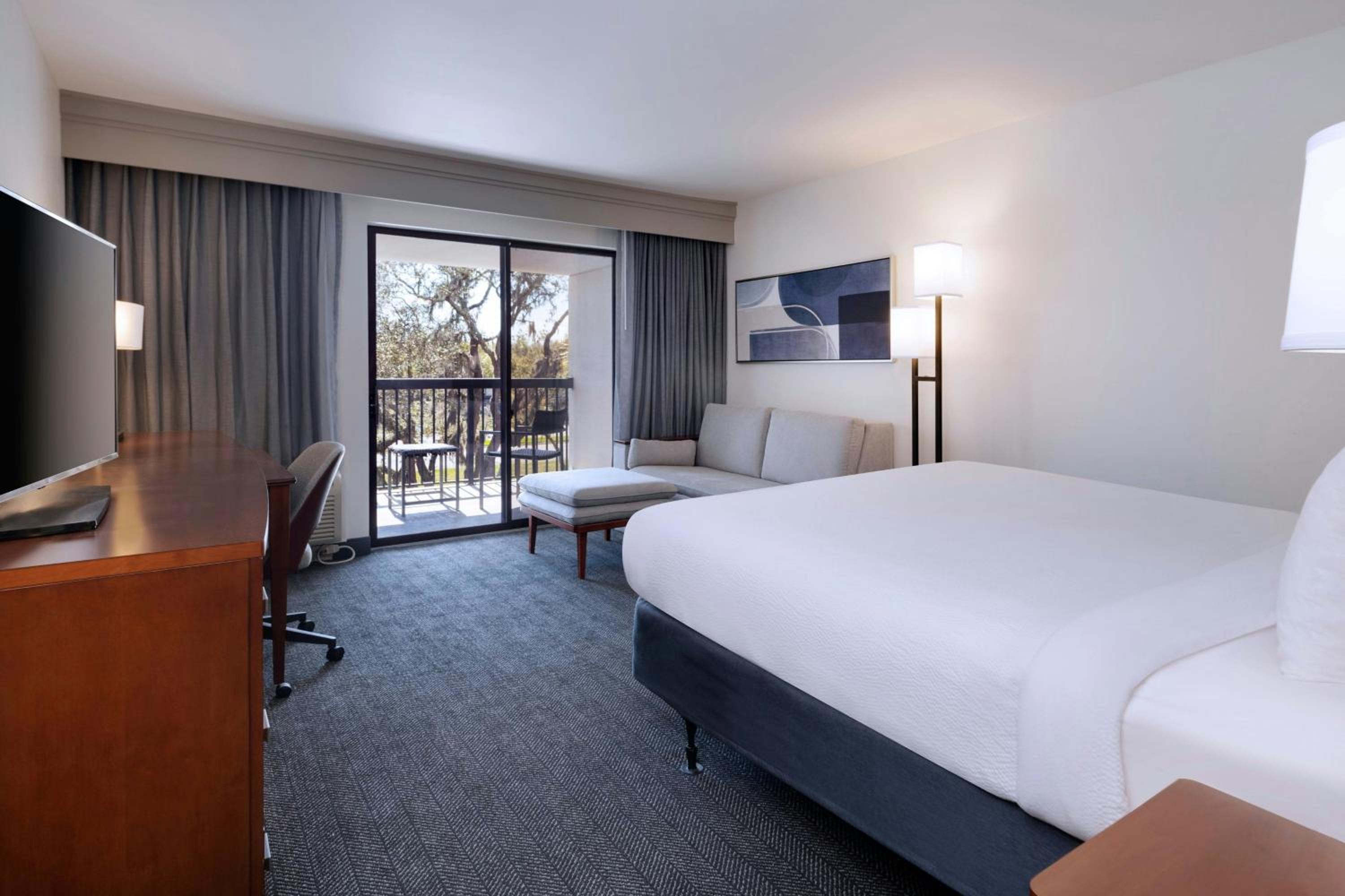 King Room with Sofa Bed - Hearing Accessible - Photo 1