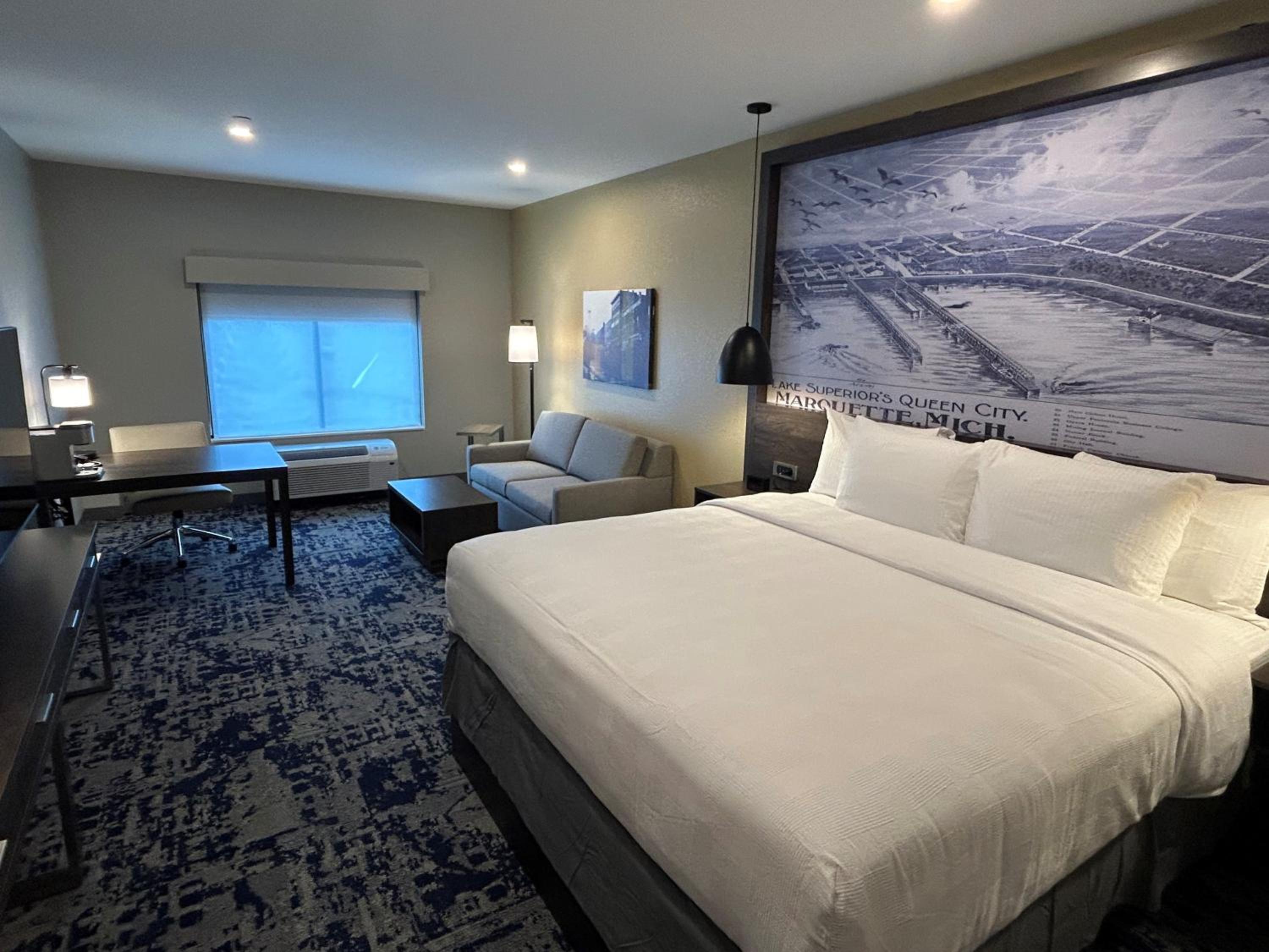 King Suite with Sofa Bed - Photo 6
