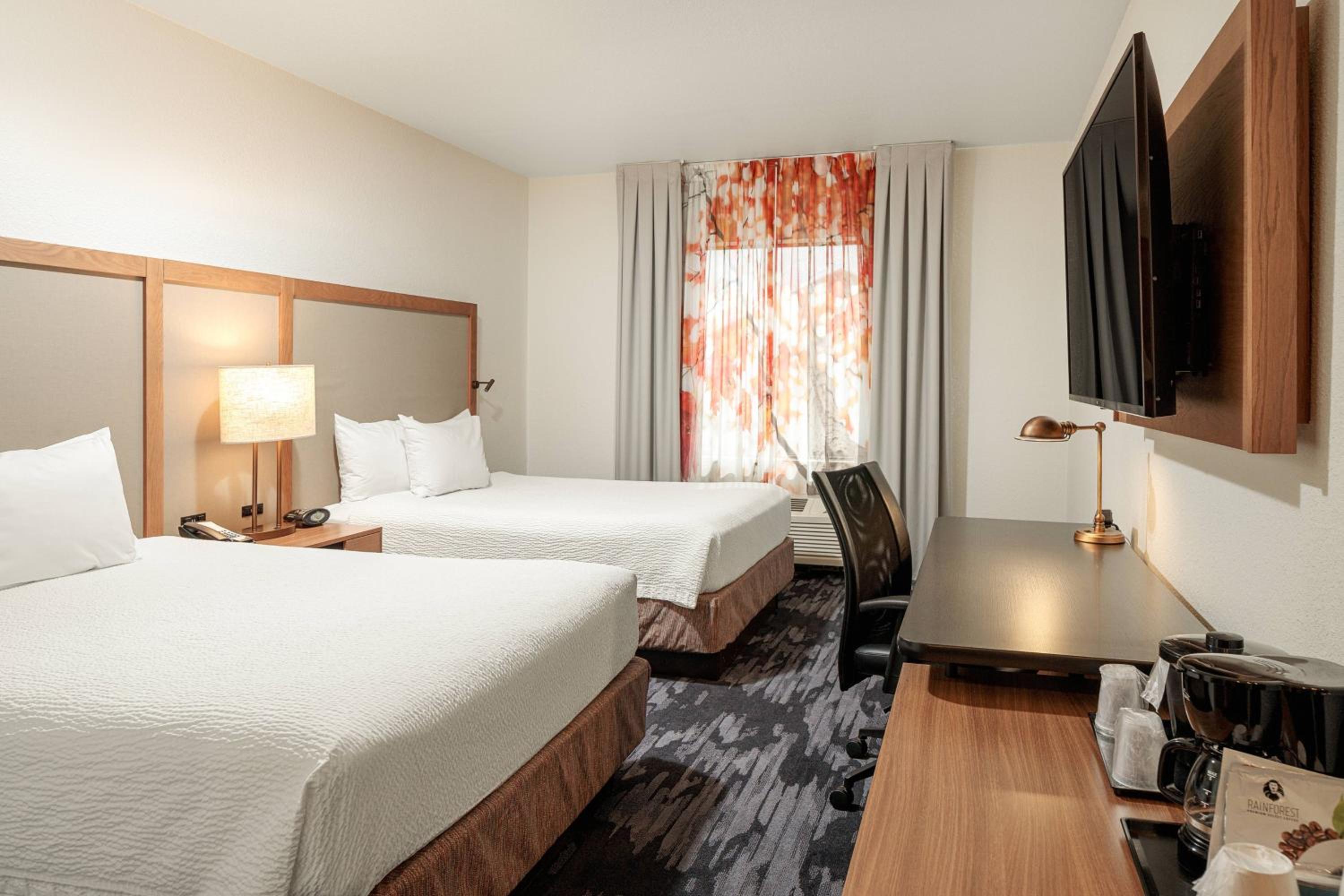 Queen Room with Two Queen Beds and Bathtub - Mobility Access/Hearing Accessible - Photo 1