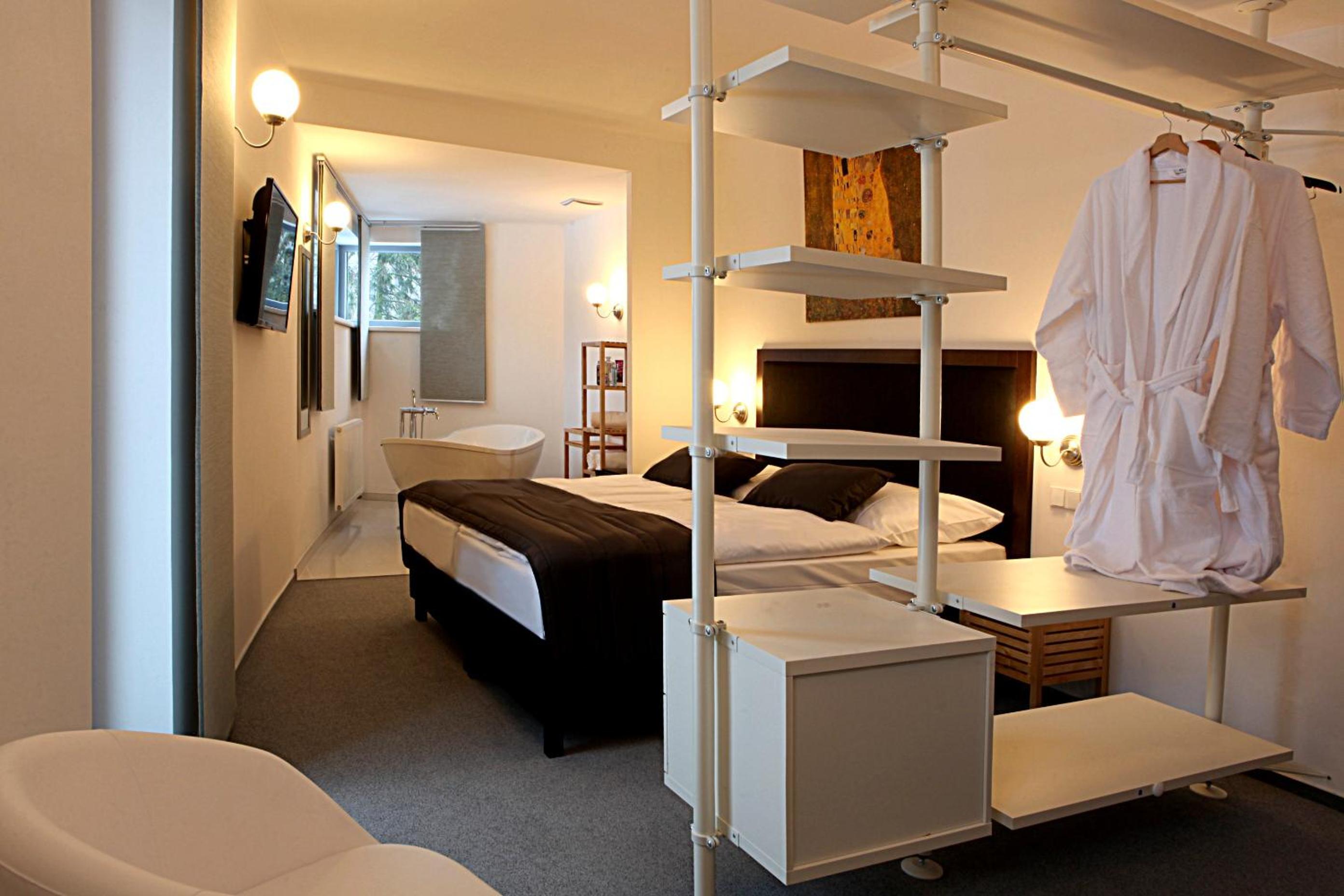 Deluxe Double Room with Bath