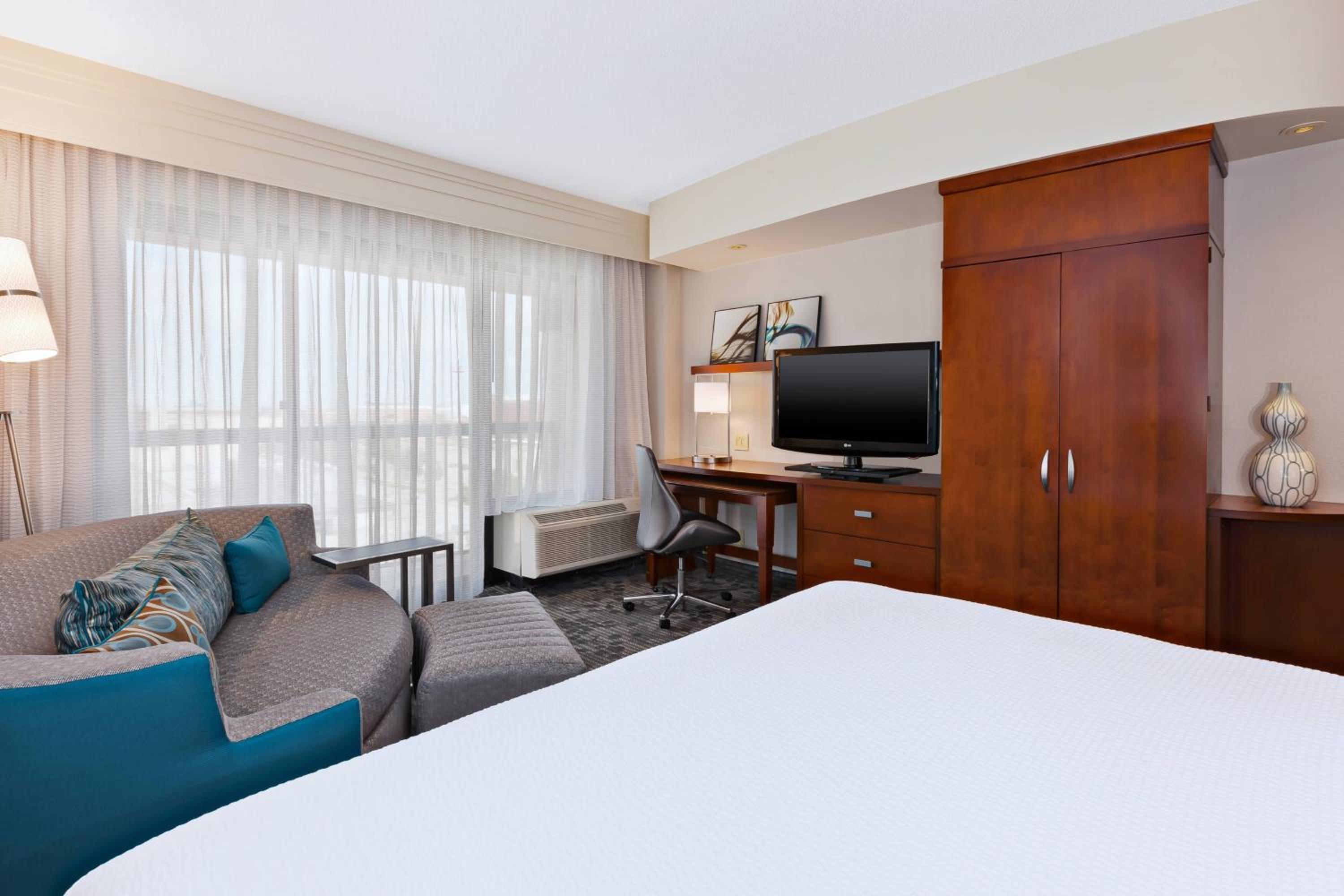 King Room - Hearing Accessible - Photo 2