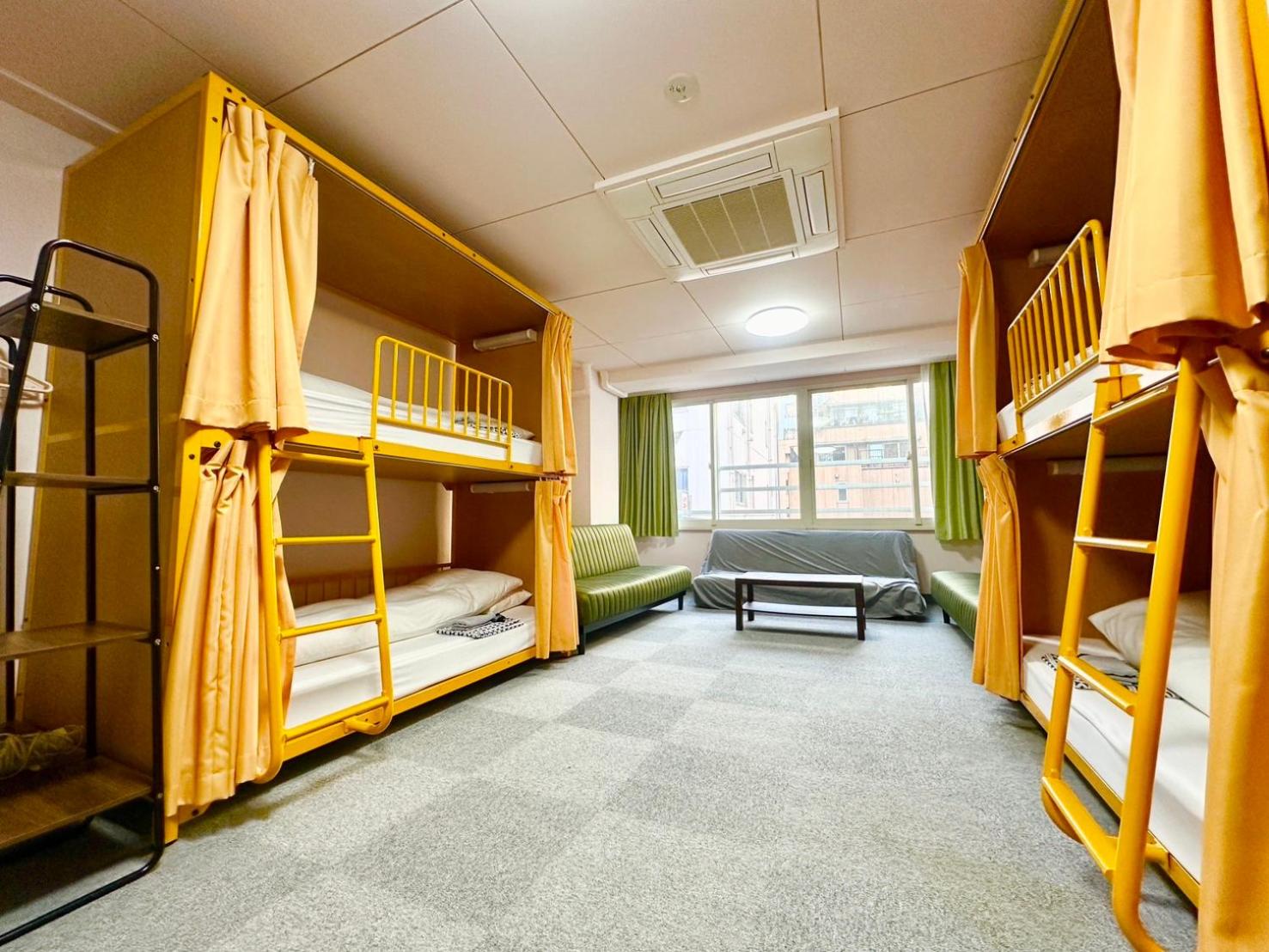 Quadruple Room with Private Bathroom photo 2