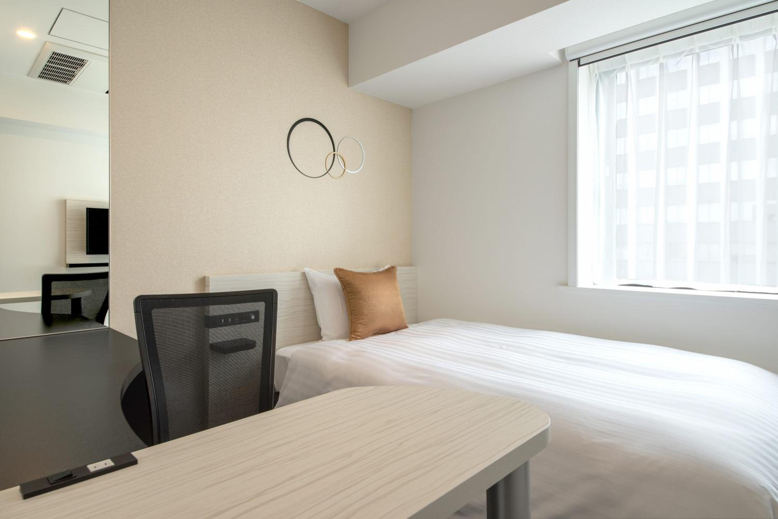 Moderate Single Room - A photo 1