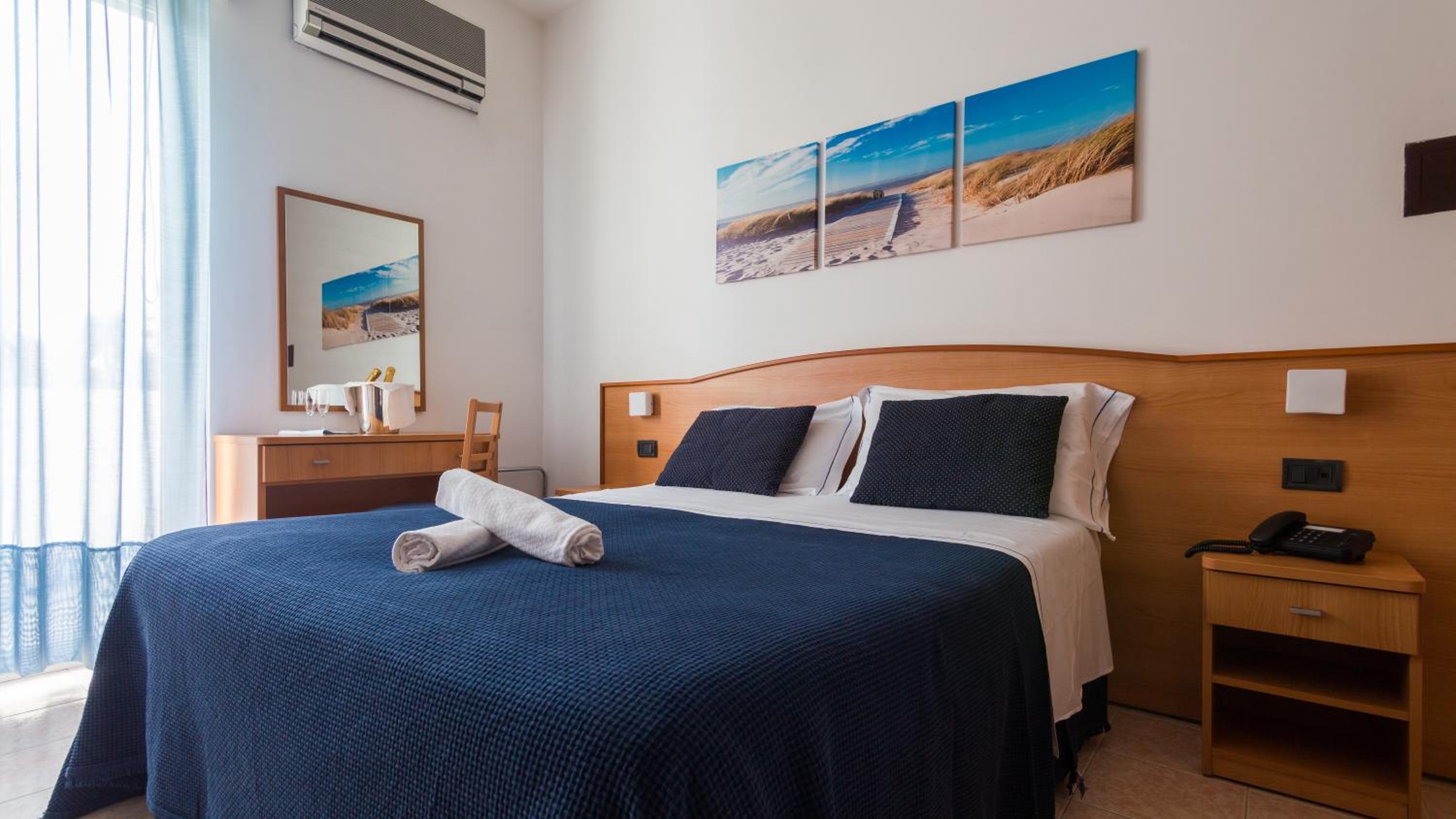 Double Room with Balcony - Photo 51