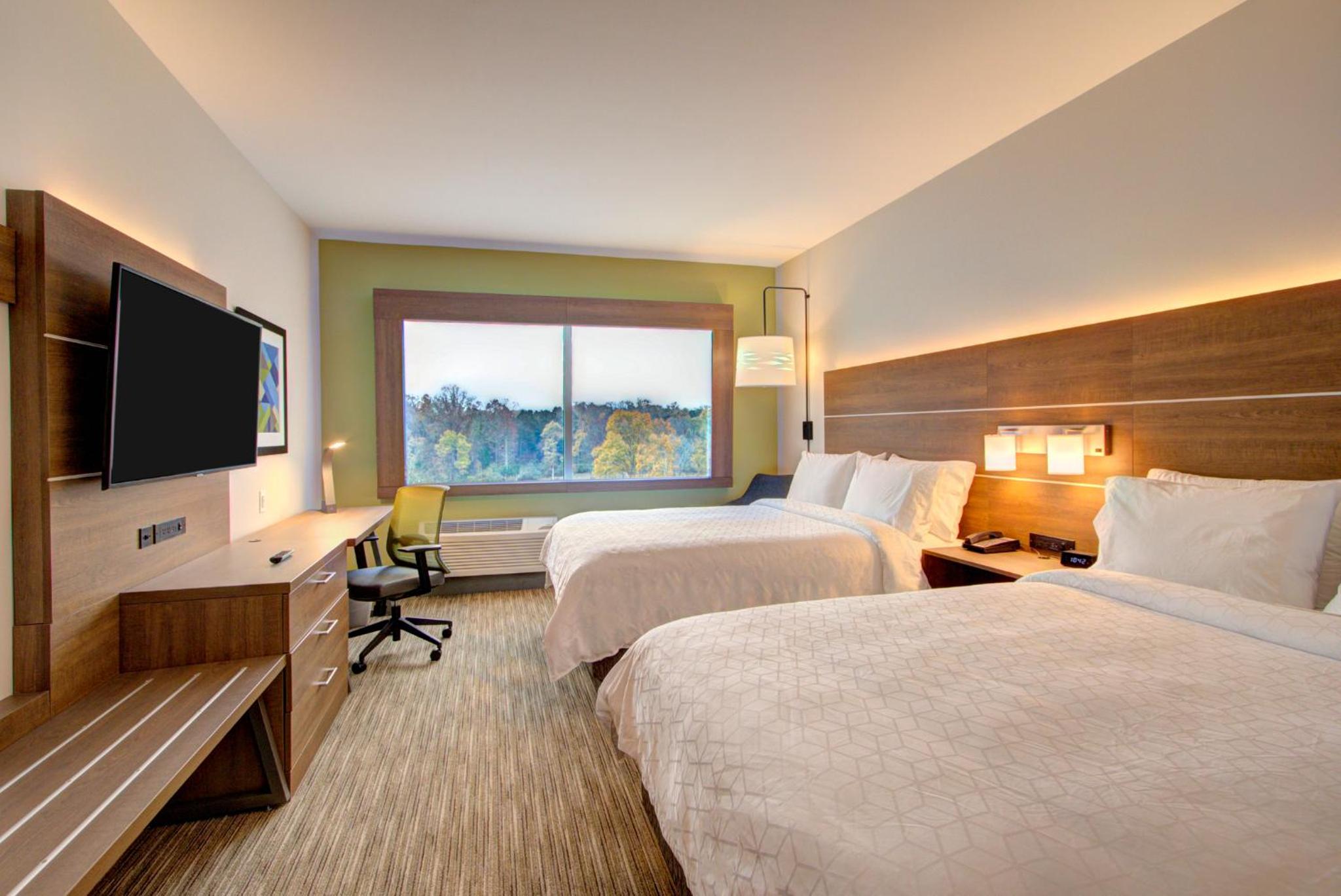 Standard Queen Room with Two Queen Beds - Communications Accessible