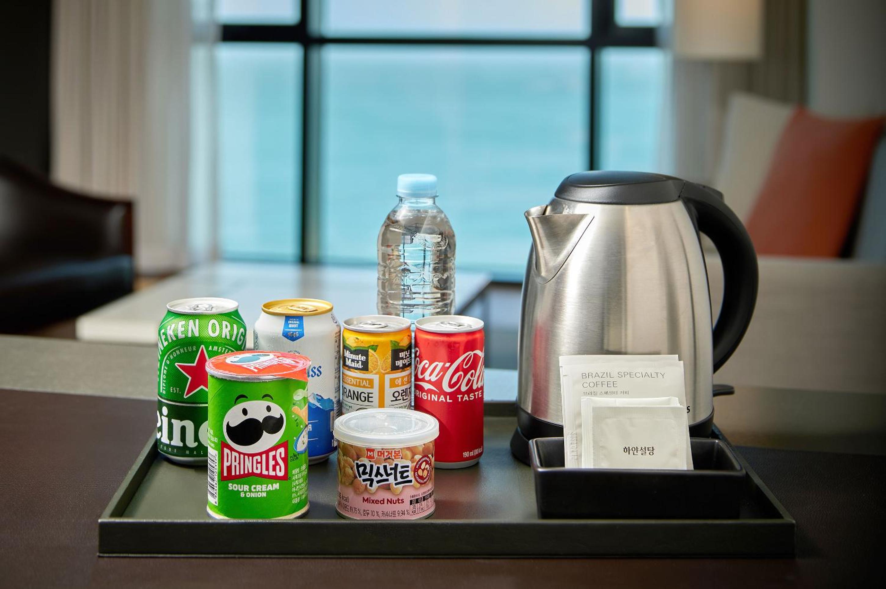 [Chimaek PKG] Premier Double Room with City View with Chicken with Unlimited Draft Beer (per night) for 2