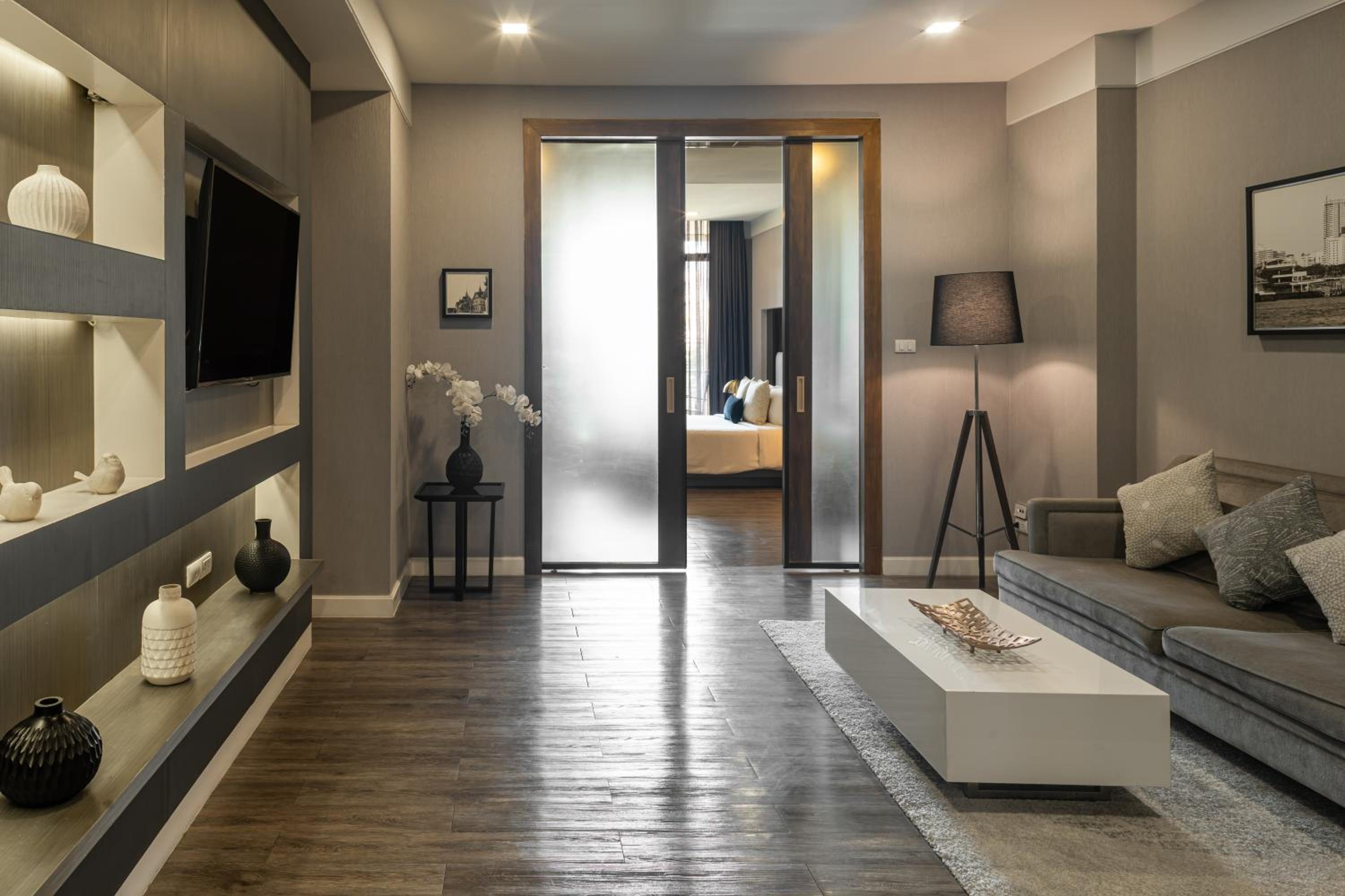 One-Bedroom Premier King Suite photo 2